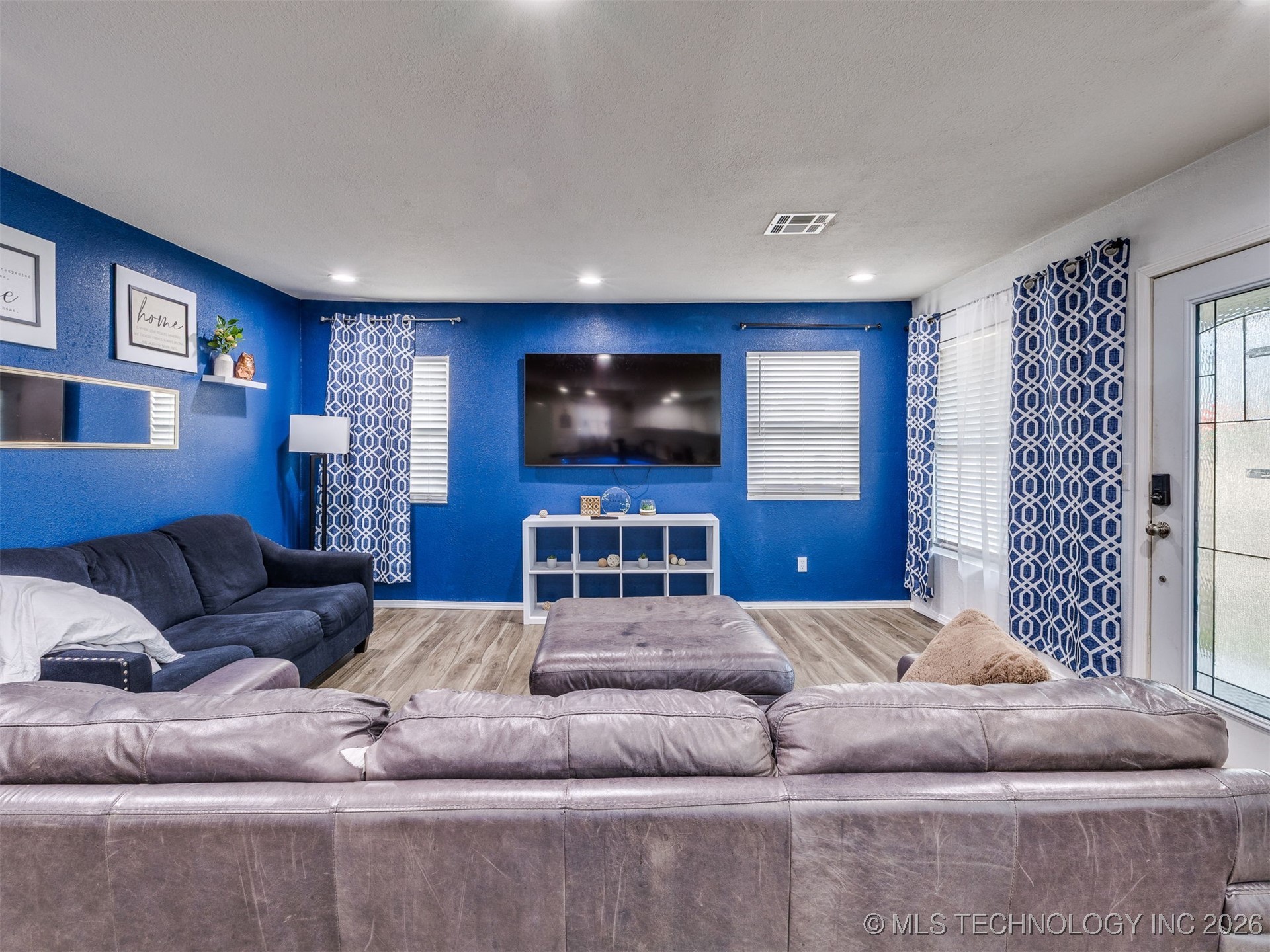 228 E Mohawk Boulevard Property Photo 6