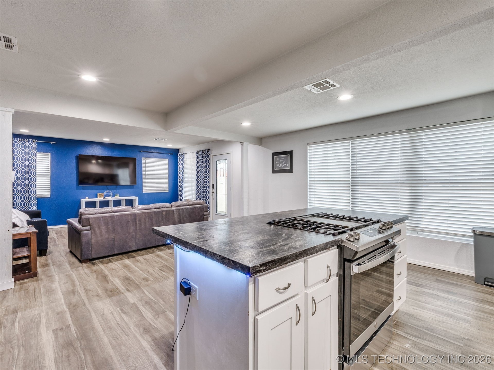 228 E Mohawk Boulevard Property Photo 12