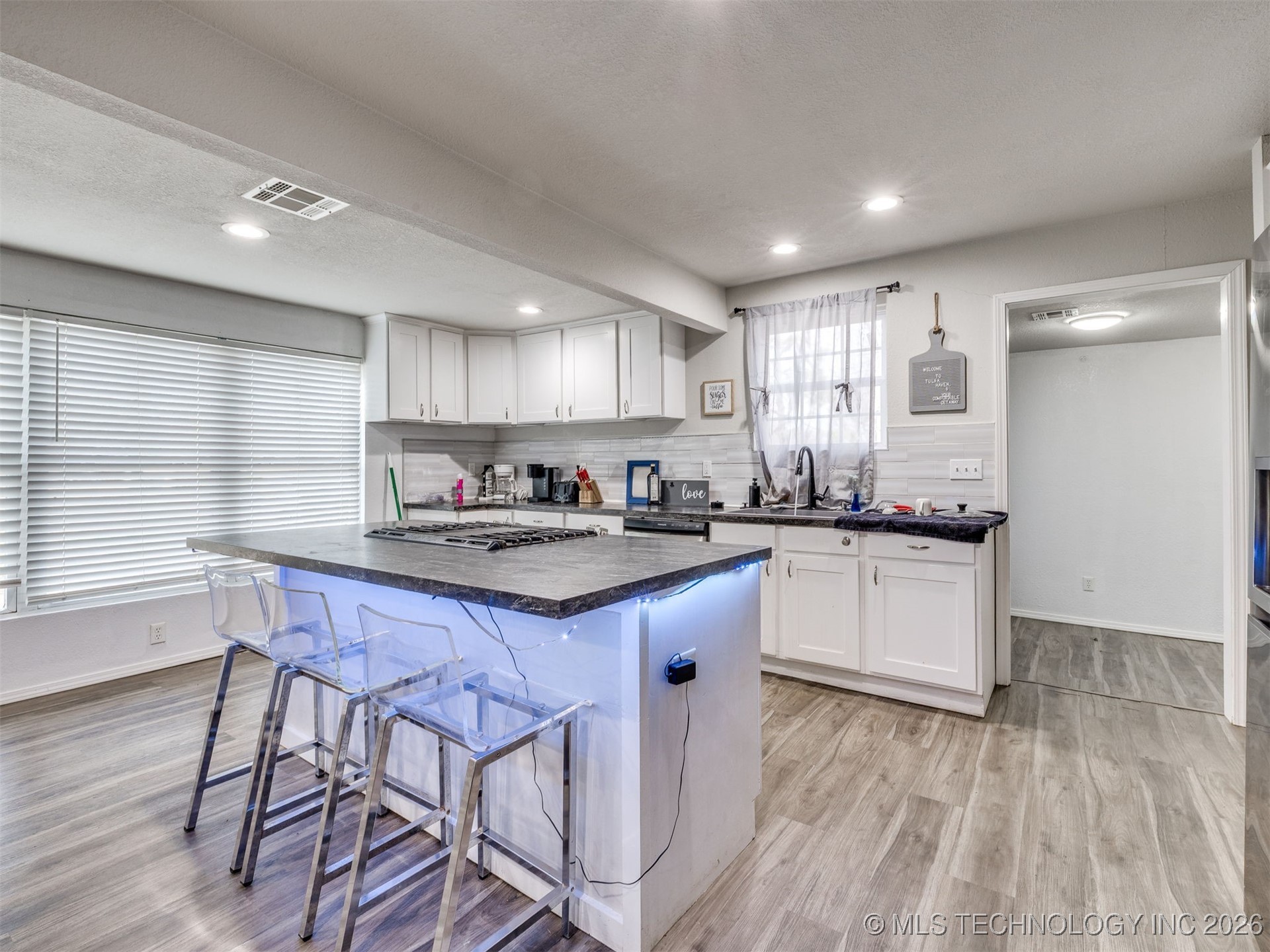 228 E Mohawk Boulevard Property Photo 30