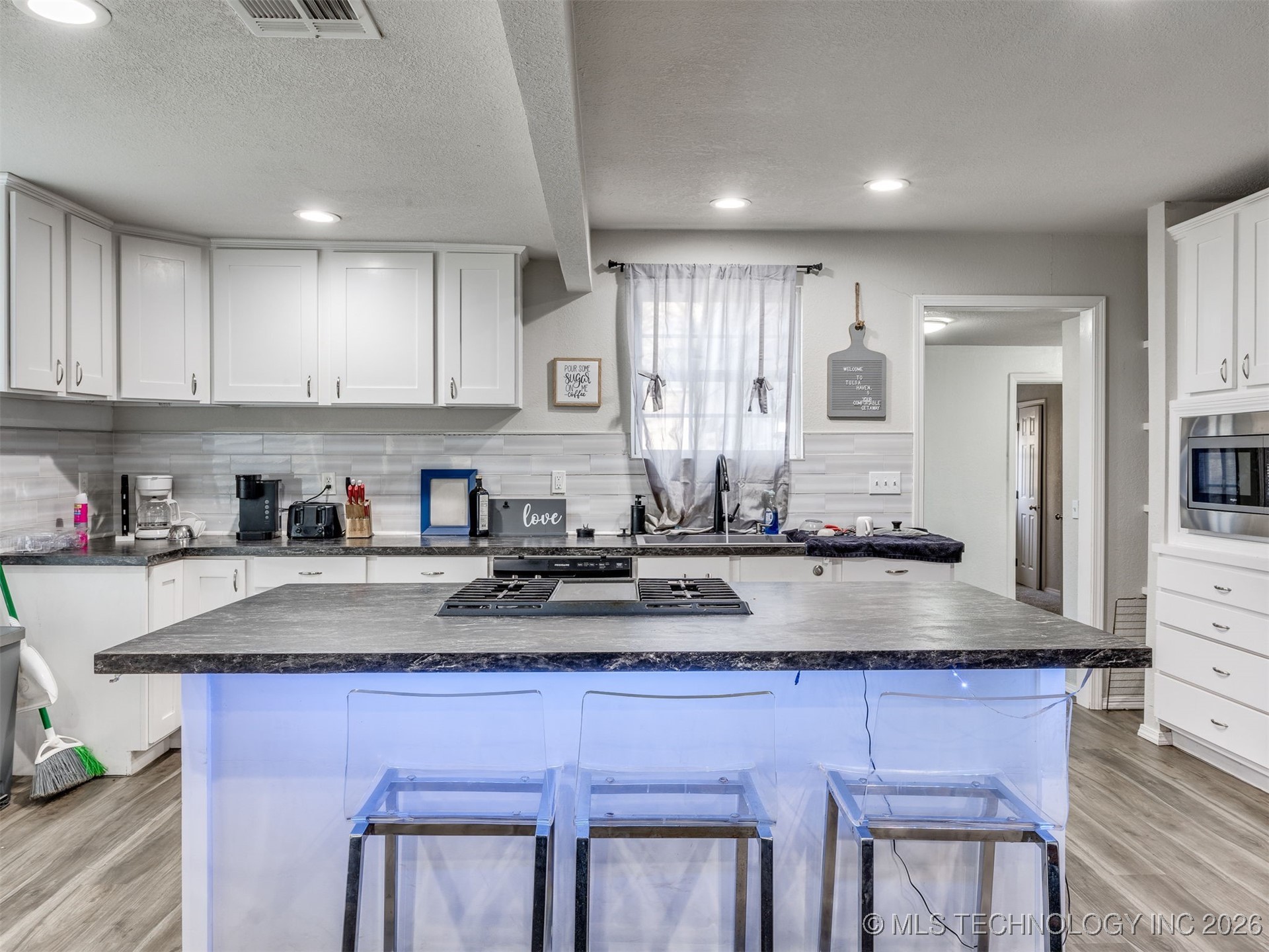 228 E Mohawk Boulevard Property Photo 32