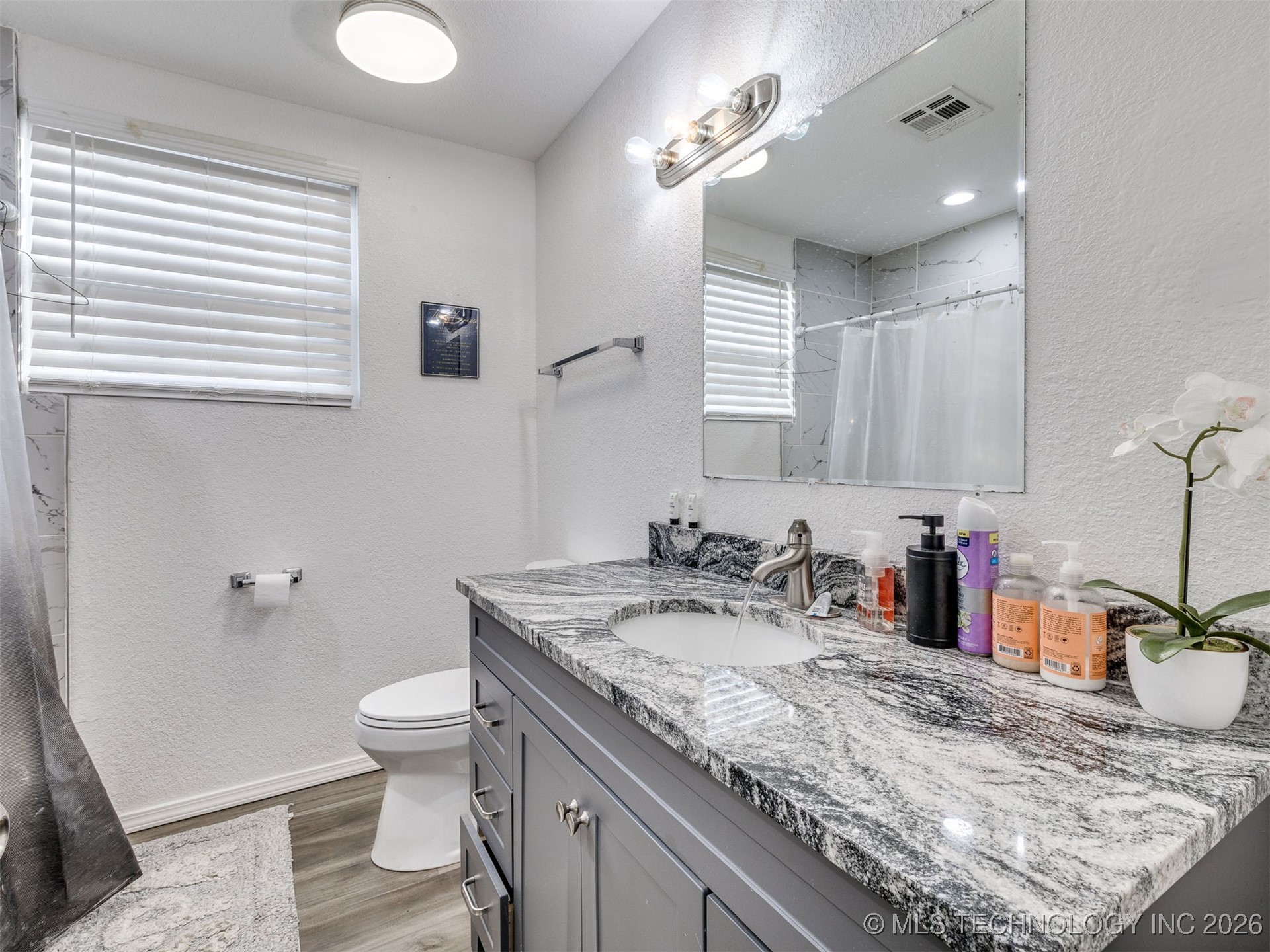 228 E Mohawk Boulevard Property Photo 35