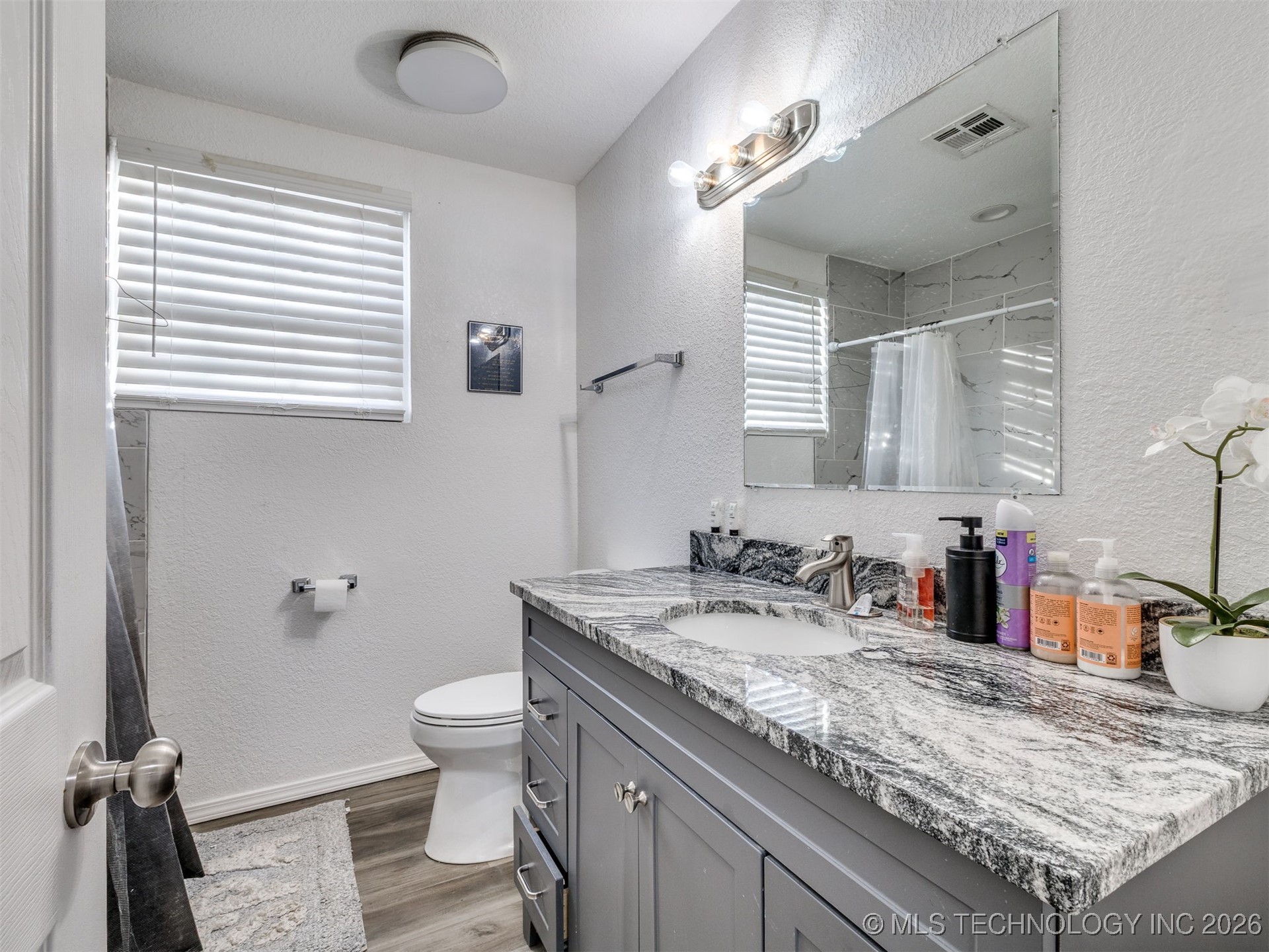 228 E Mohawk Boulevard Property Photo 38