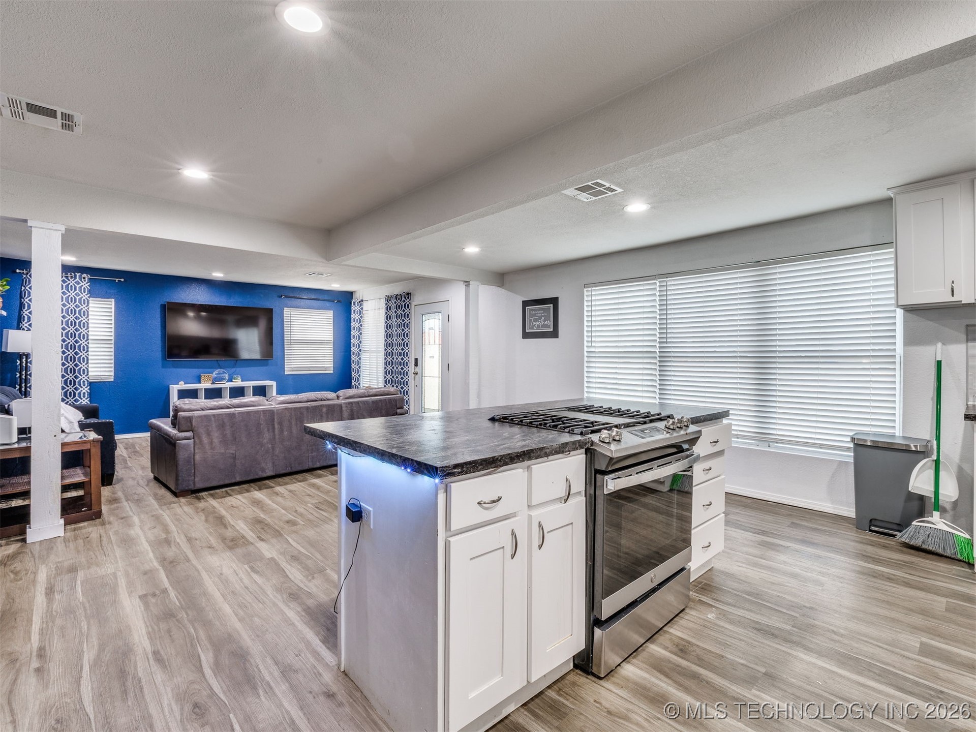 228 E Mohawk Boulevard Property Photo 45