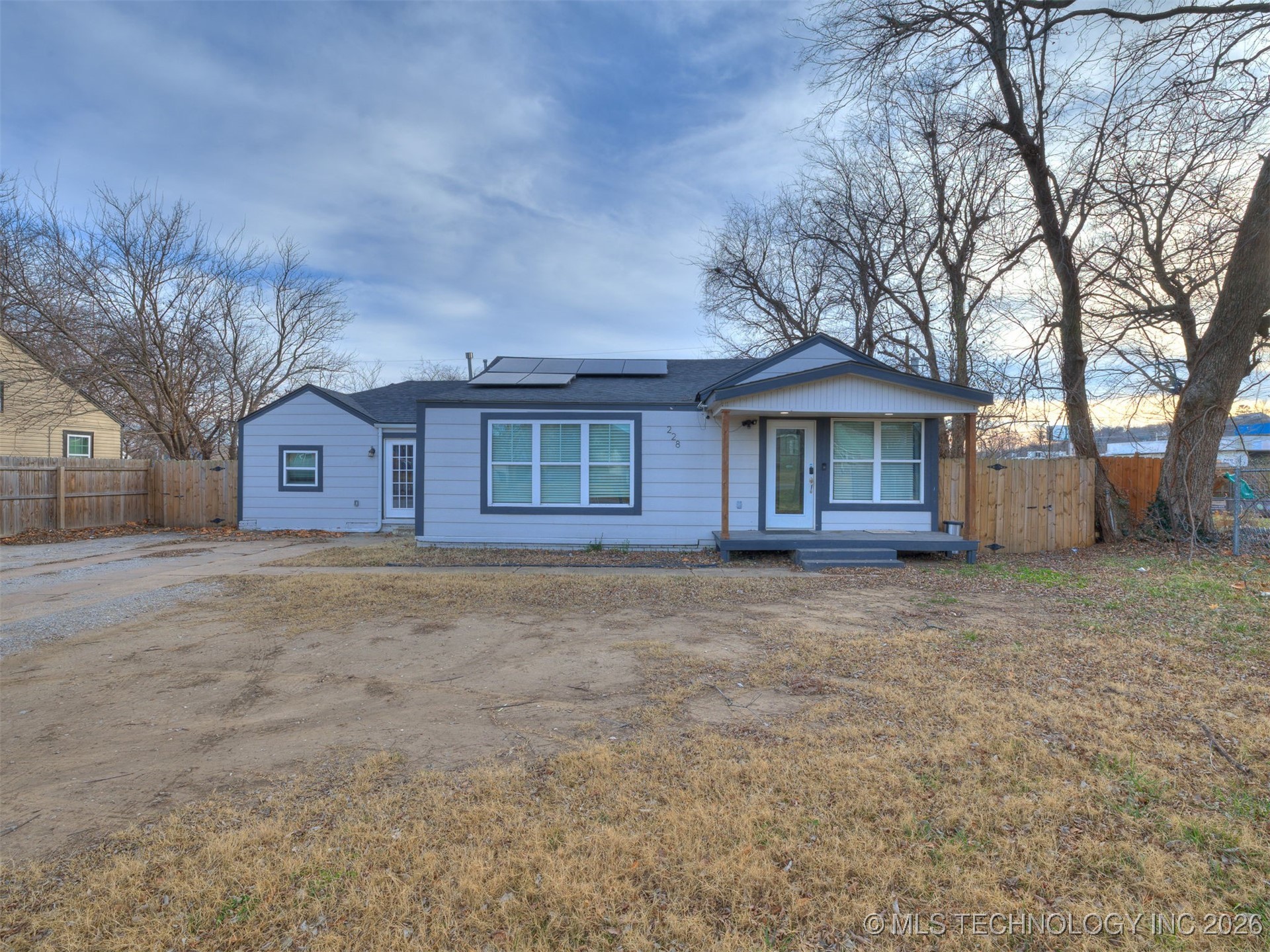 228 E Mohawk Boulevard Property Photo 48