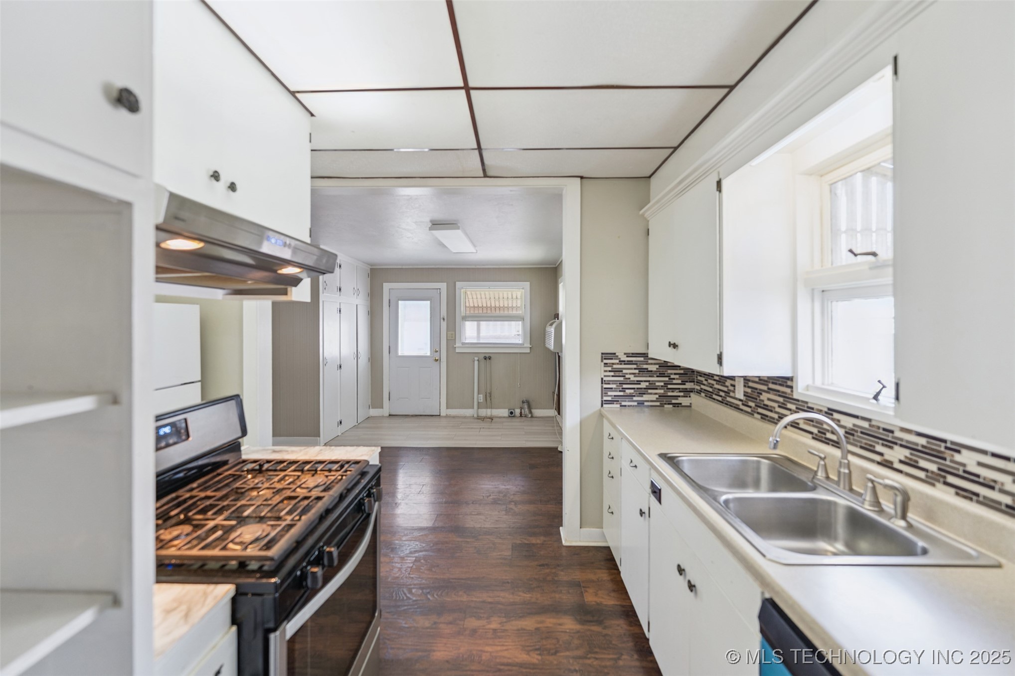 111 S Chickasaw Avenue Property Photo 9