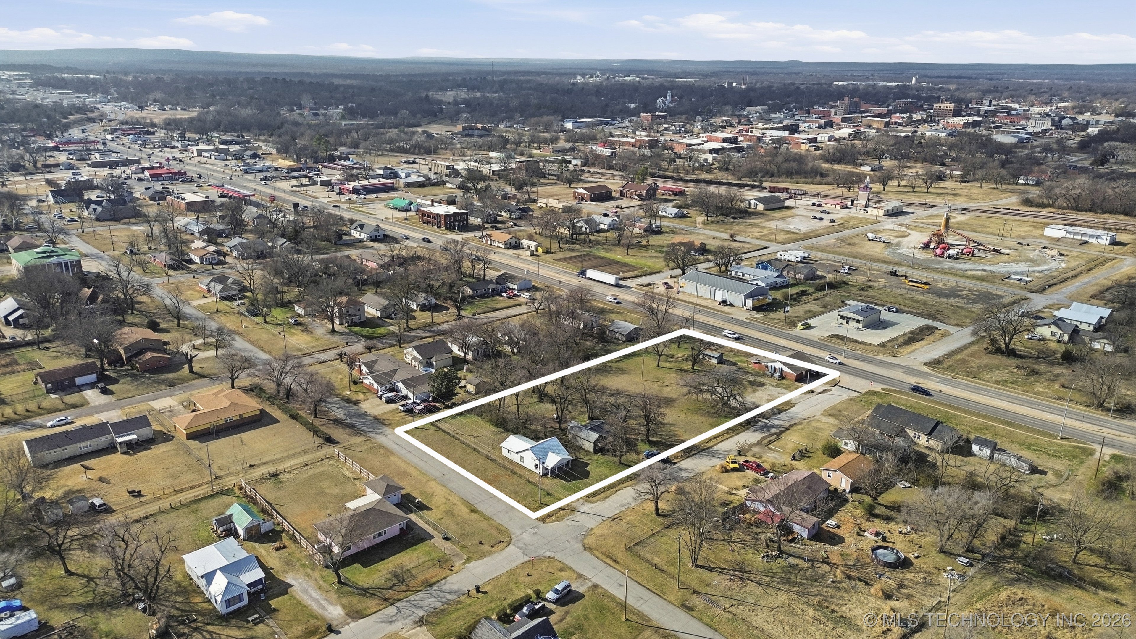 419 N Wood Drive Property Photo 2