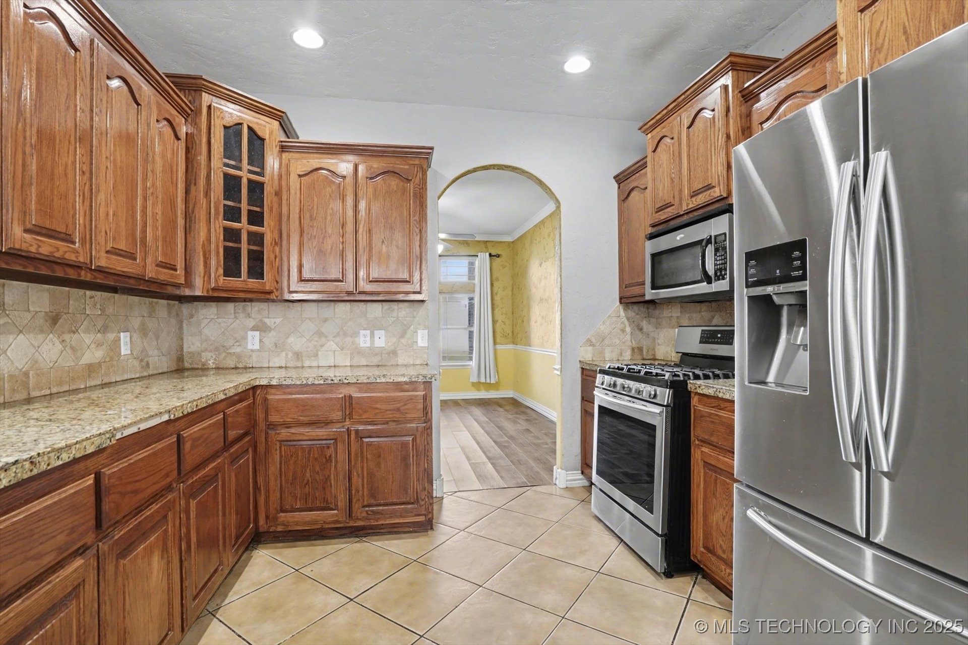 2619 S 14th Place Property Photo 4