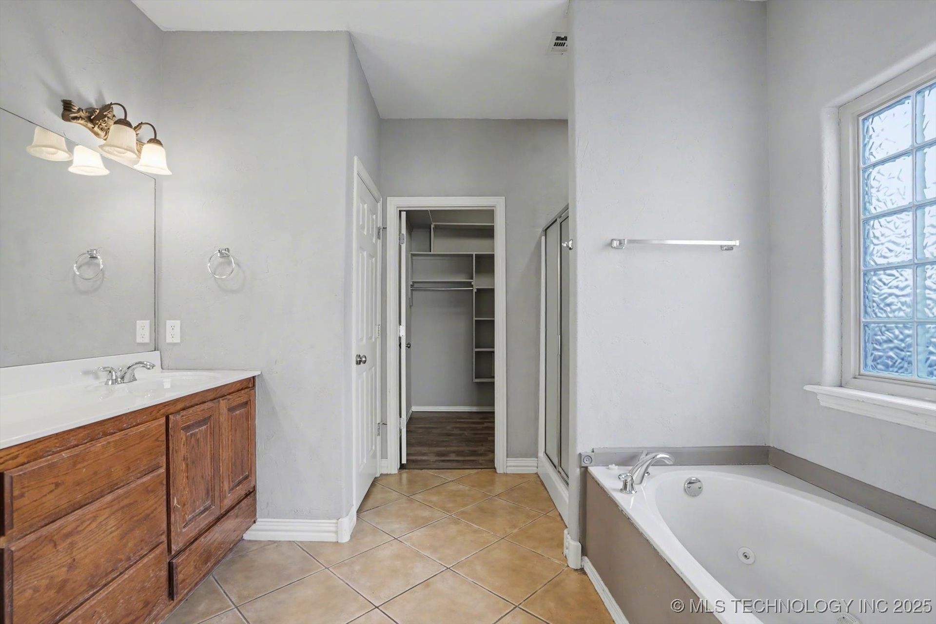 2619 S 14th Place Property Photo 15