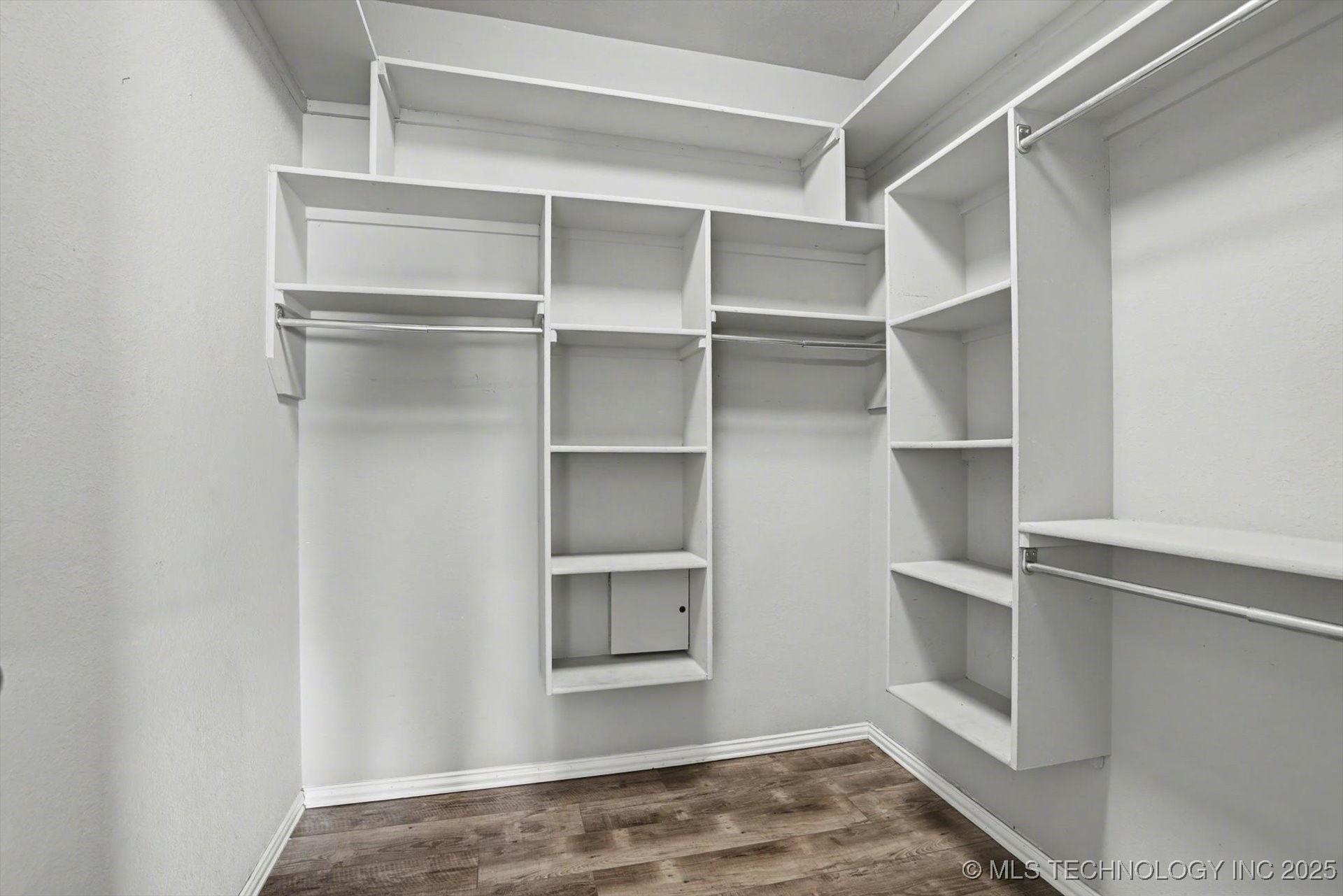 2619 S 14th Place Property Photo 17