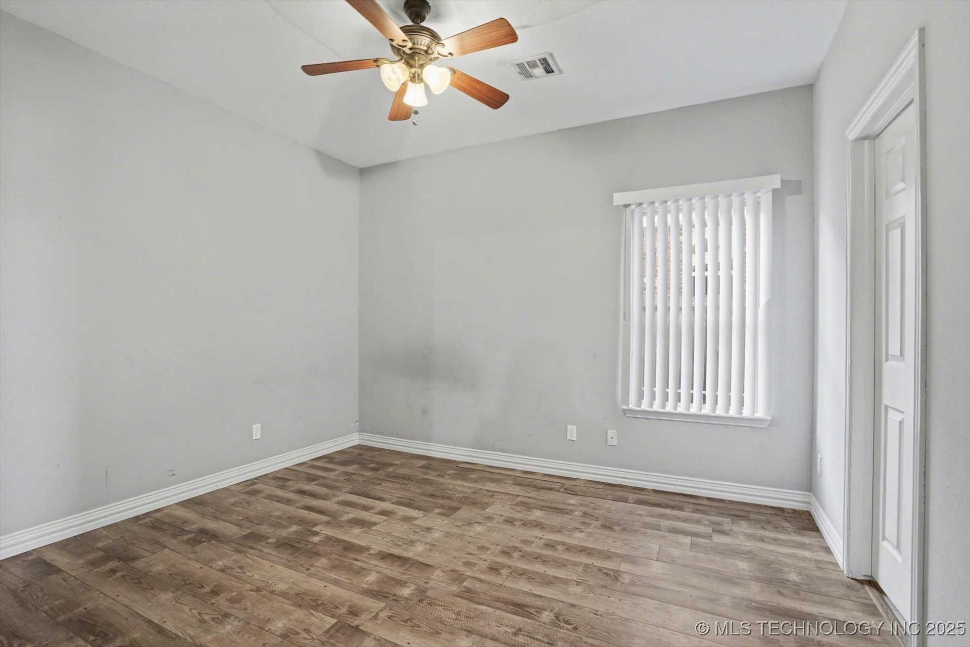 2619 S 14th Place Property Photo 19