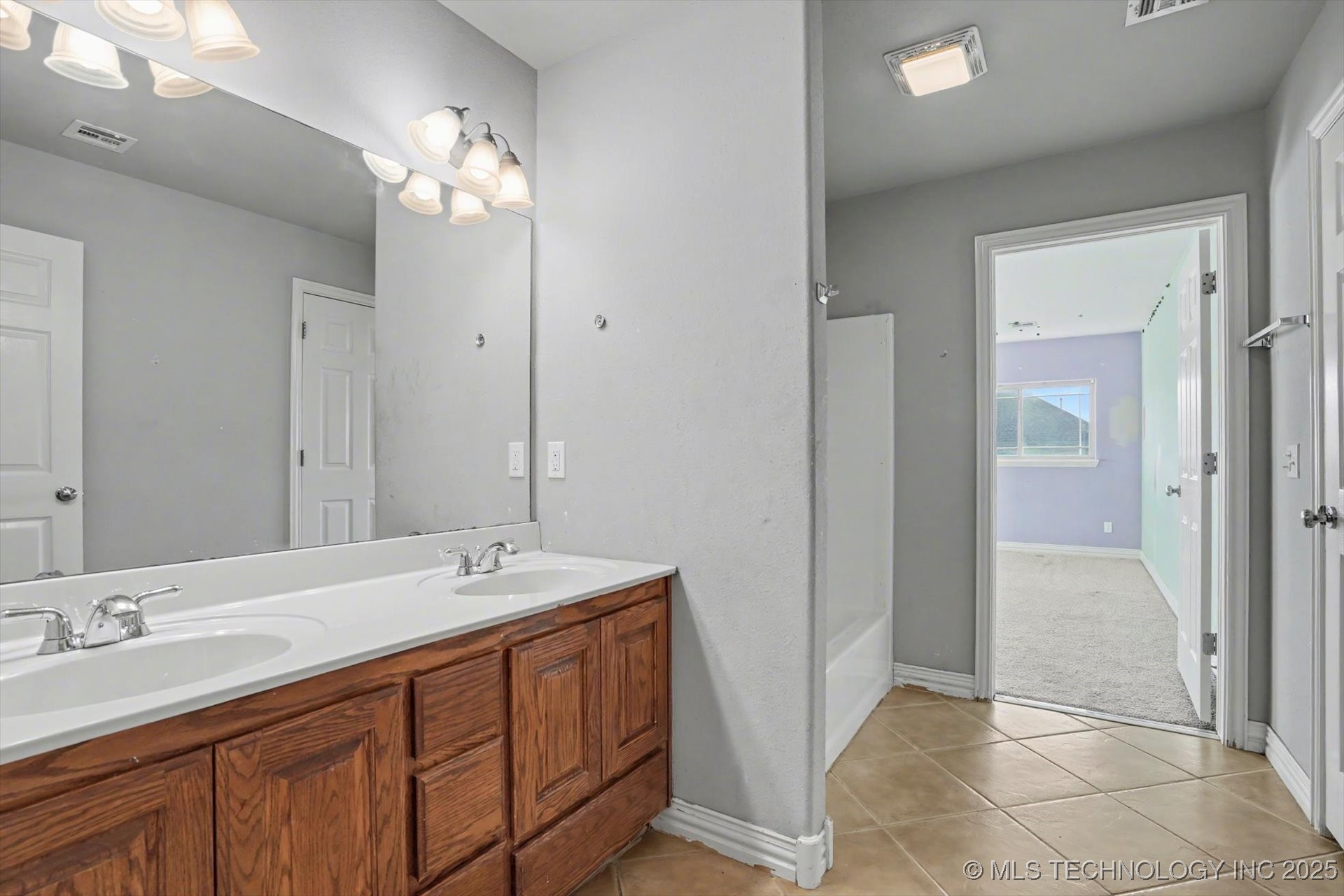 2619 S 14th Place Property Photo 24