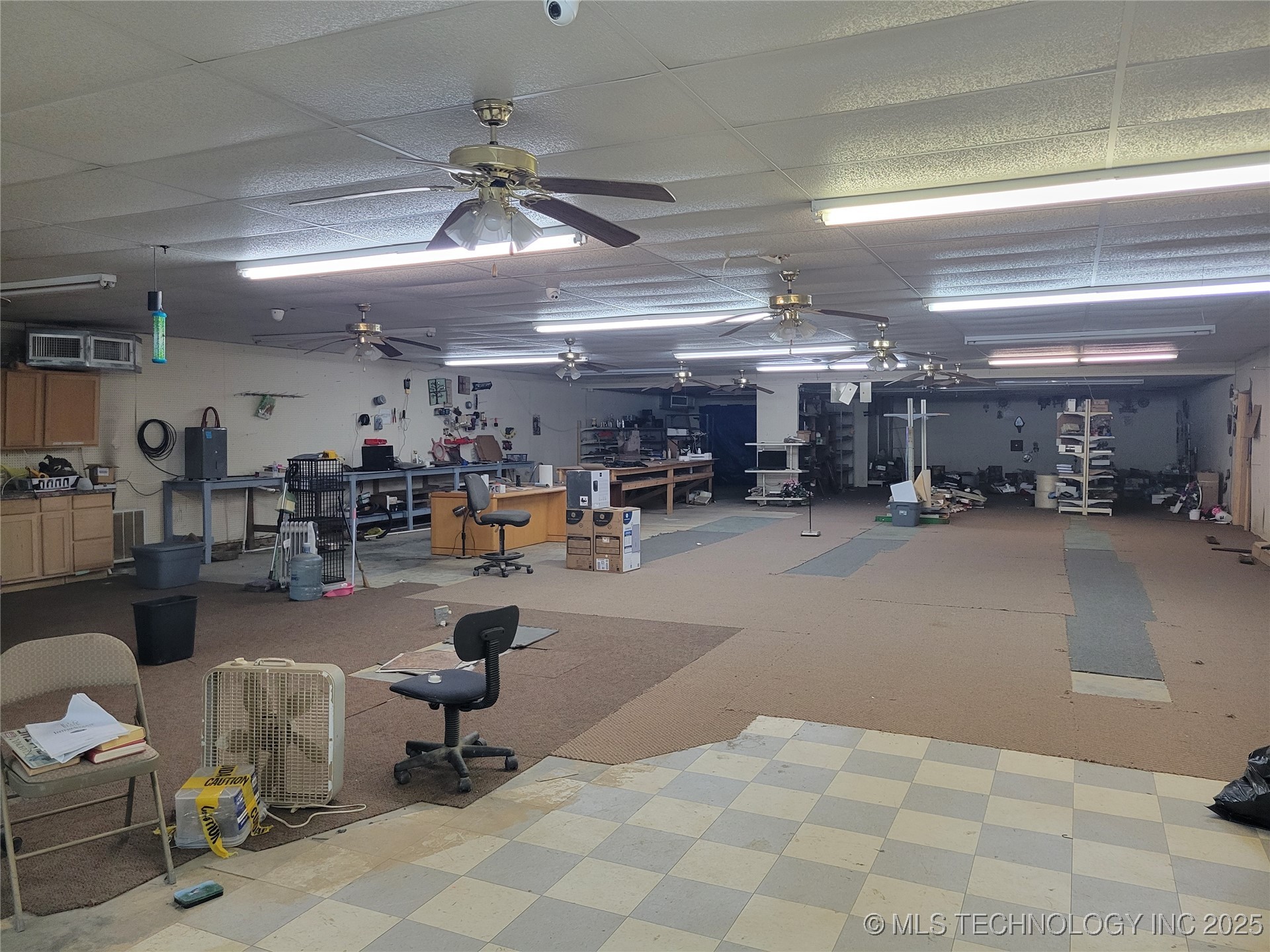 203 W Broadway Street Property Photo 7