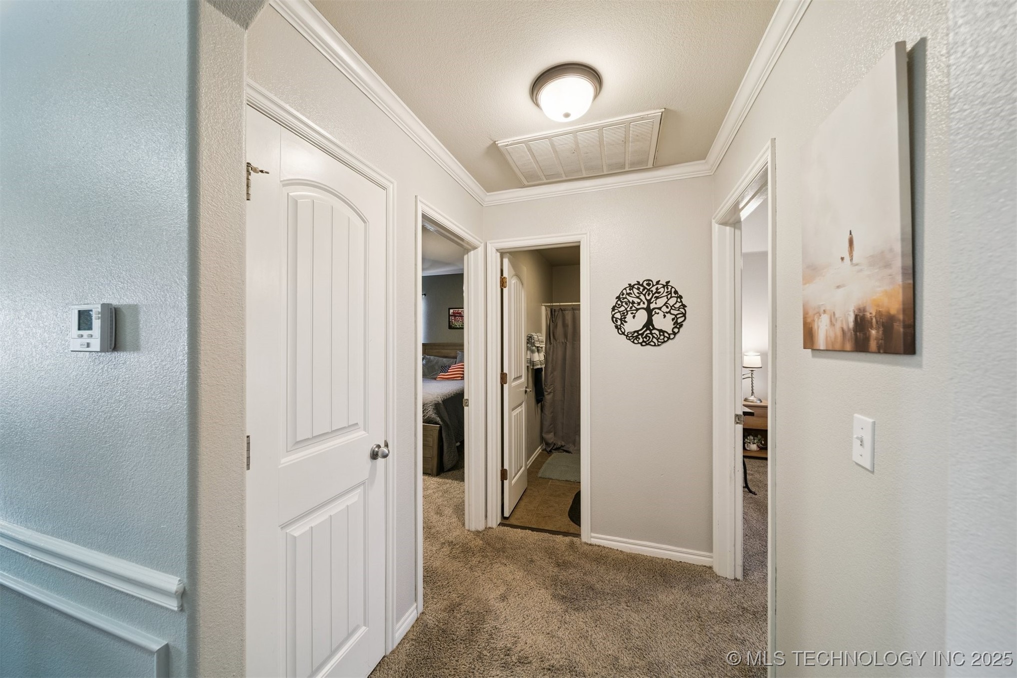 2016 Graham Avenue Property Photo 6