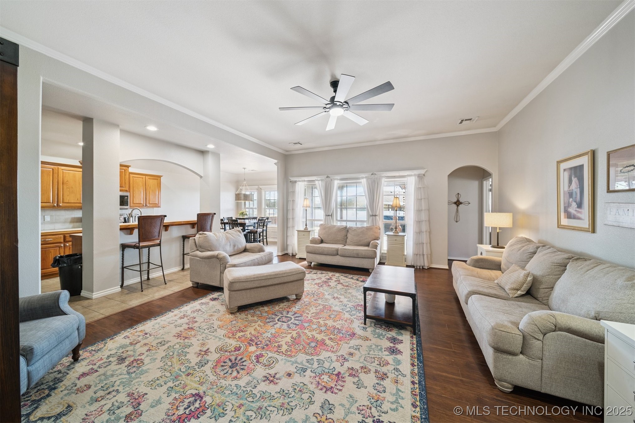 2016 Graham Avenue Property Photo 11