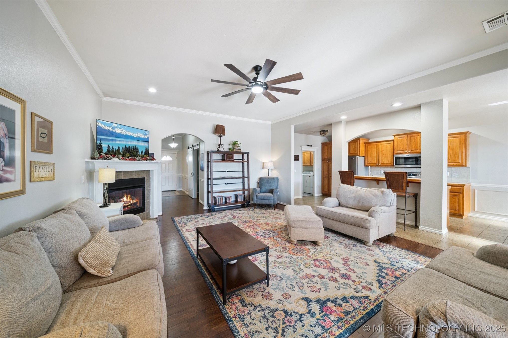 2016 Graham Avenue Property Photo 14