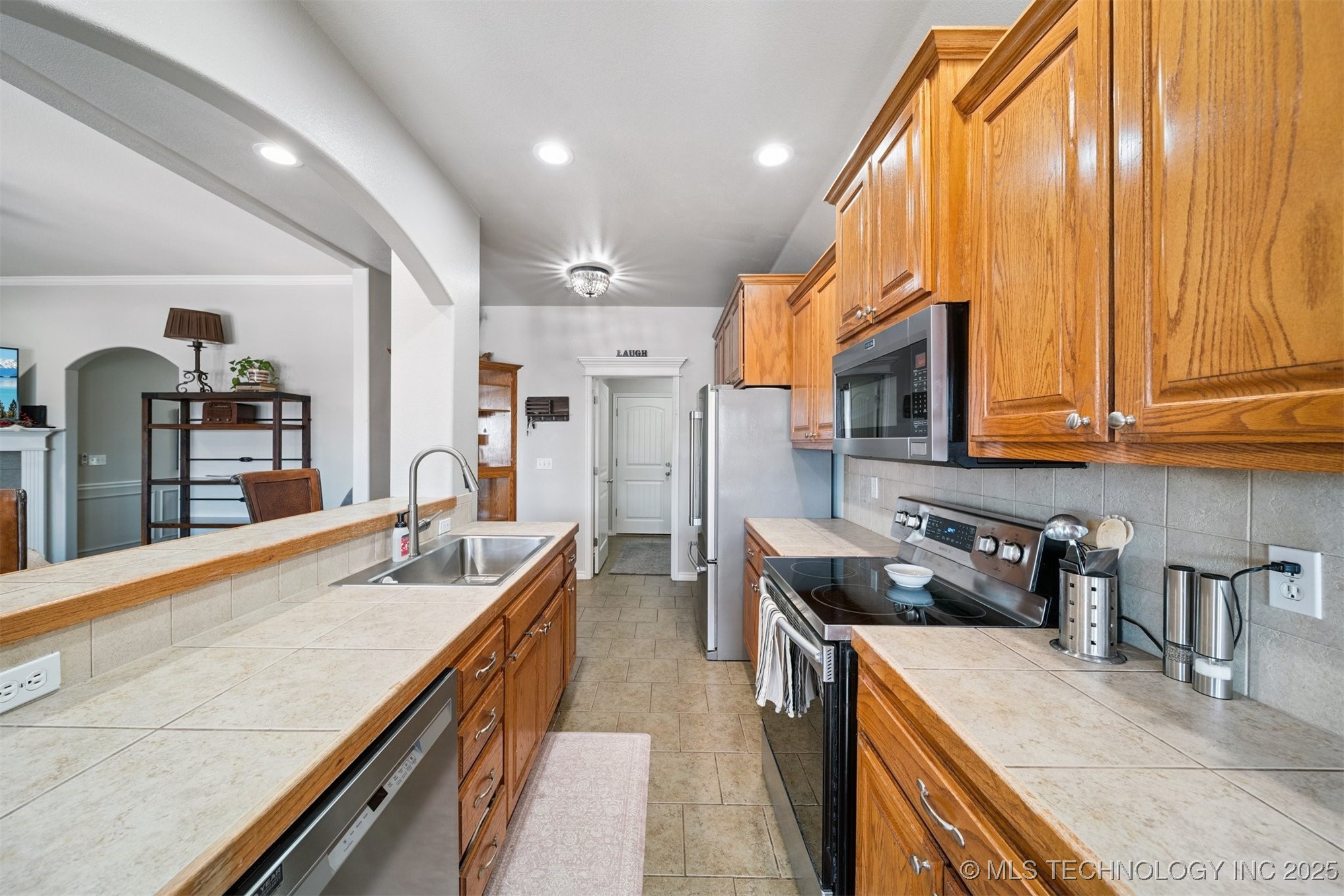 2016 Graham Avenue Property Photo 19