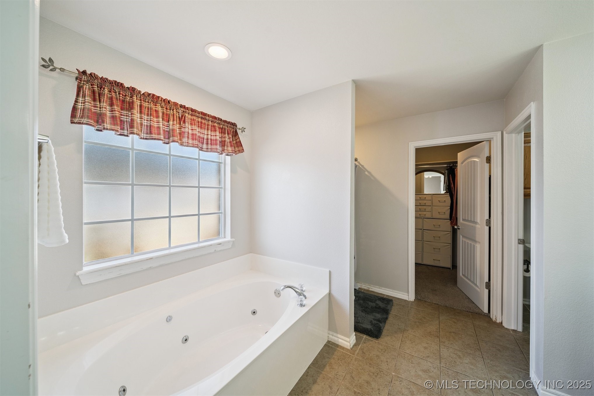 2016 Graham Avenue Property Photo 25