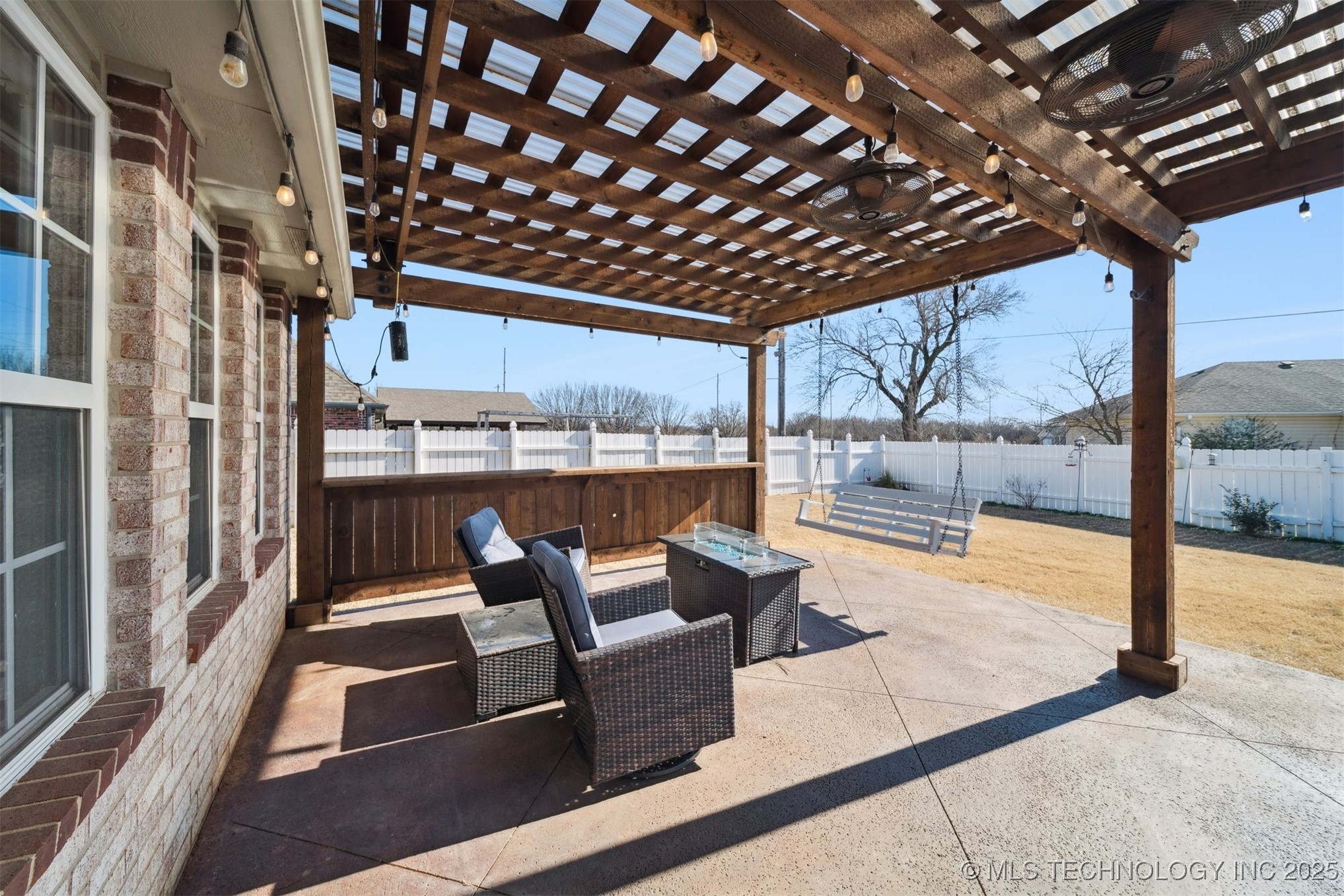 2016 Graham Avenue Property Photo 32