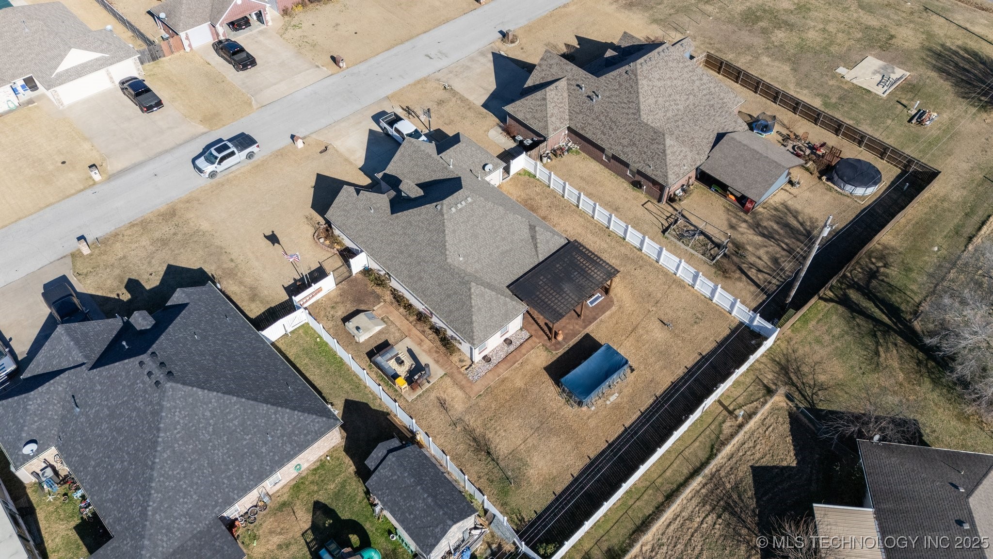 2016 Graham Avenue Property Photo 38