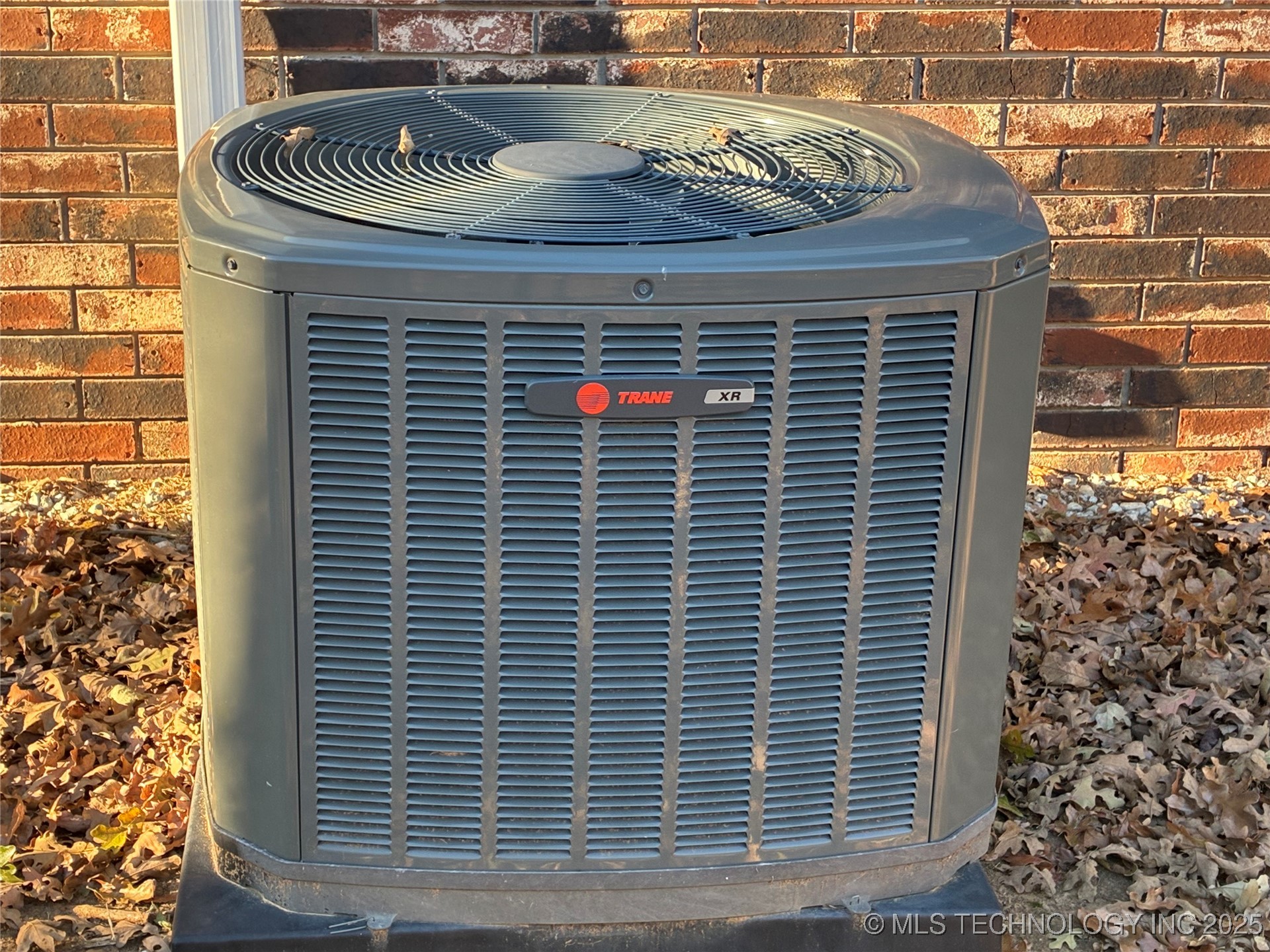 9186 Larkspur Lane Property Photo 6