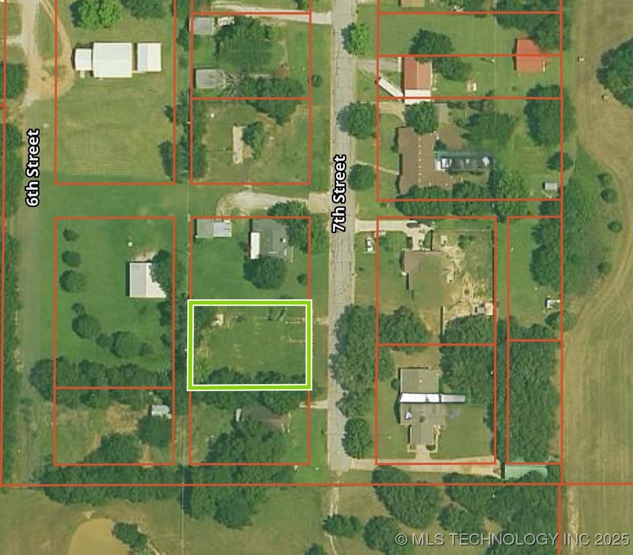 555 7th Property Photo 2