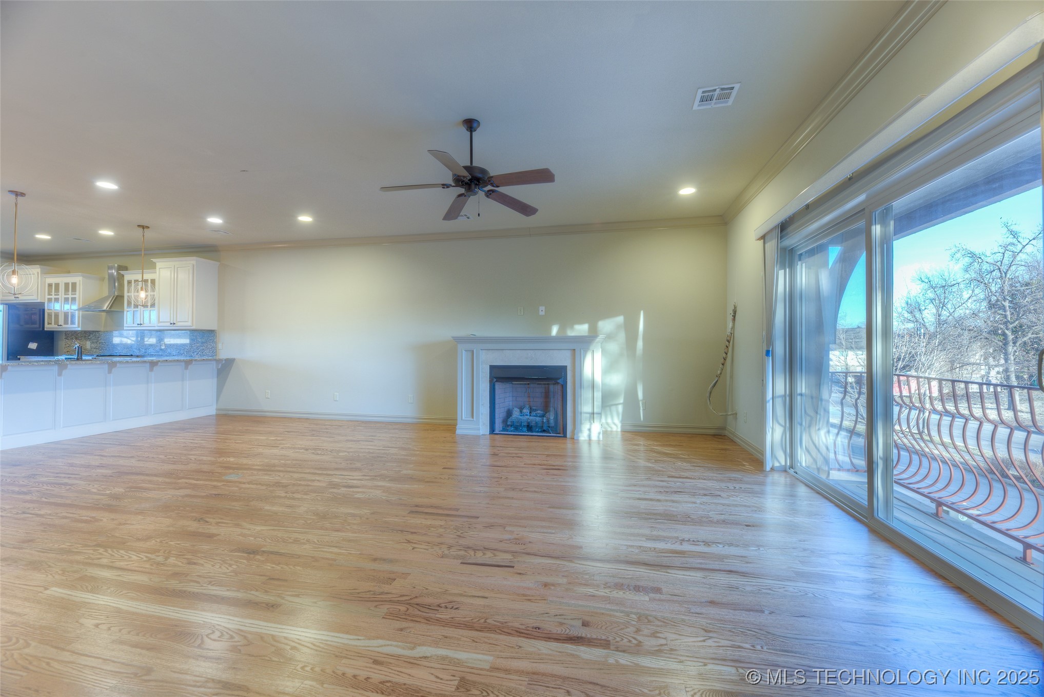 1333 E 41st Place Property Photo 7