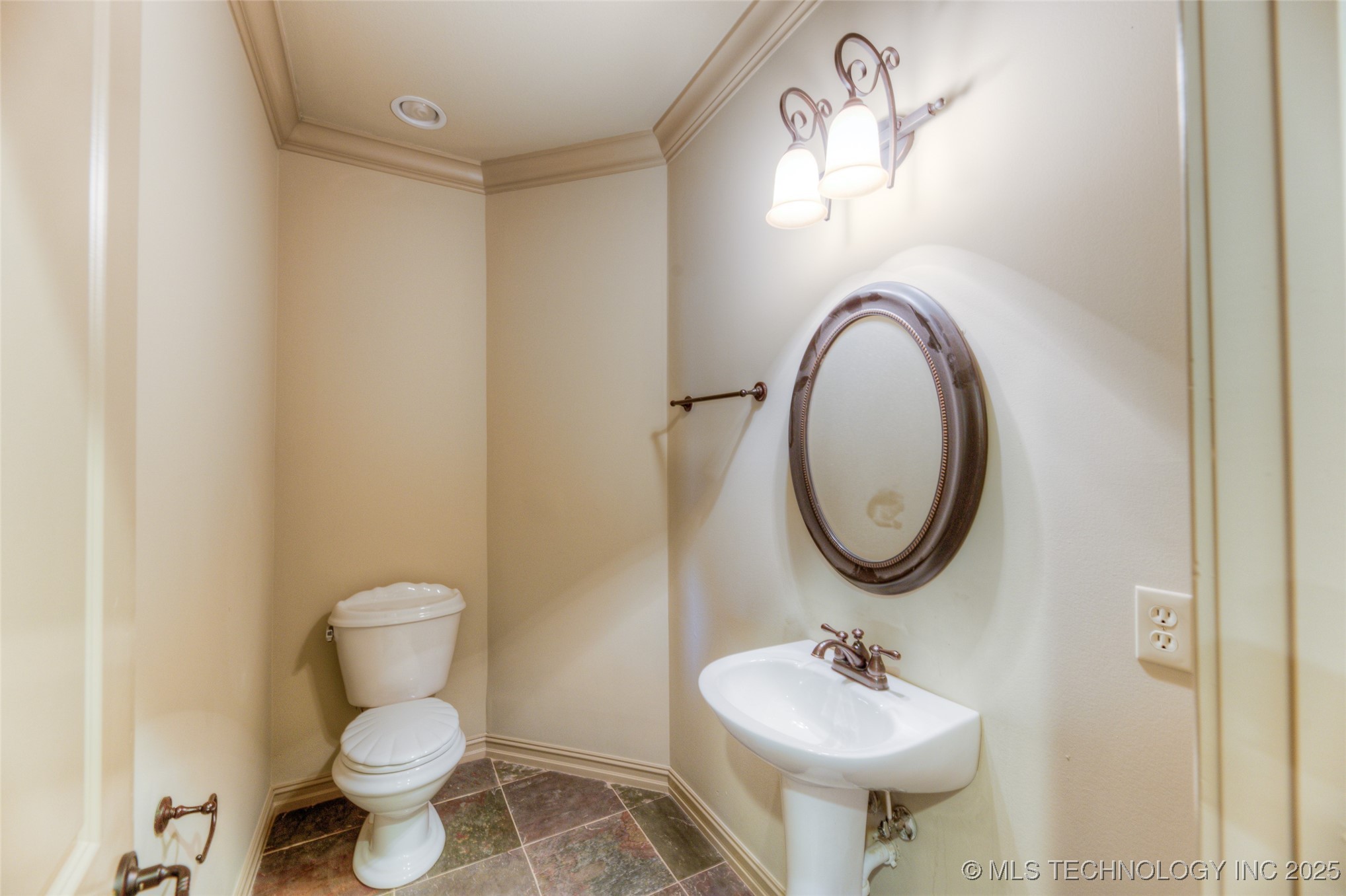 1333 E 41st Place Property Photo 15