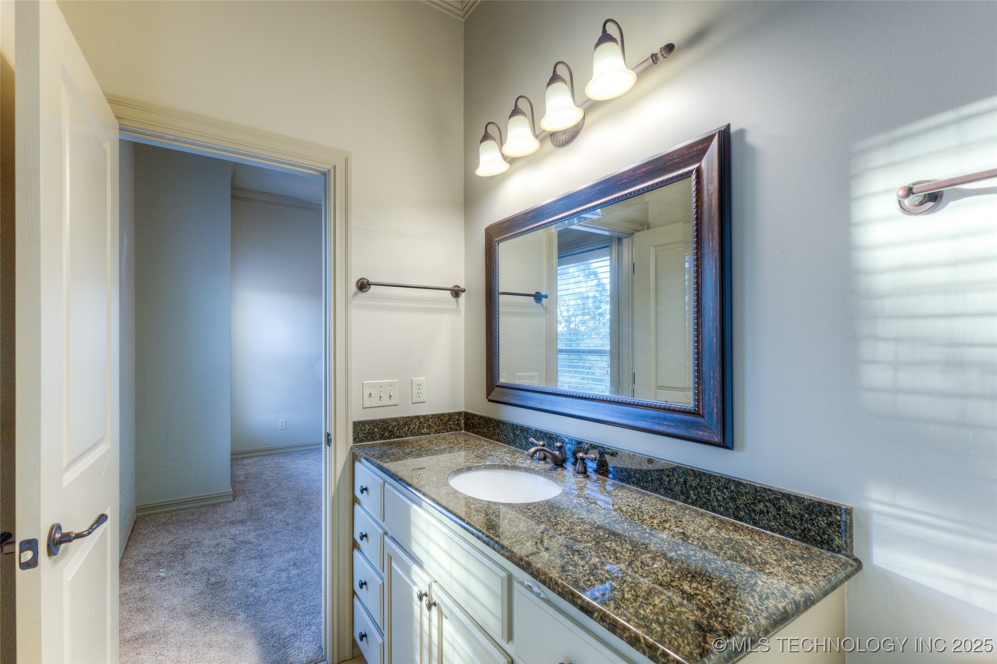 1333 E 41st Place Property Photo 19