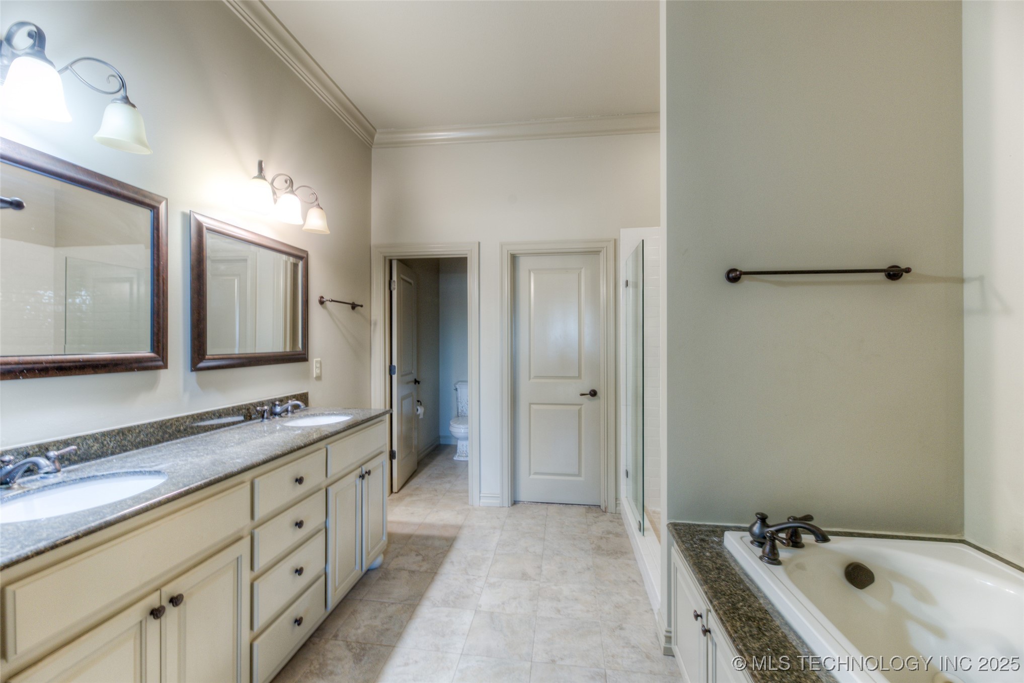 1333 E 41st Place Property Photo 22