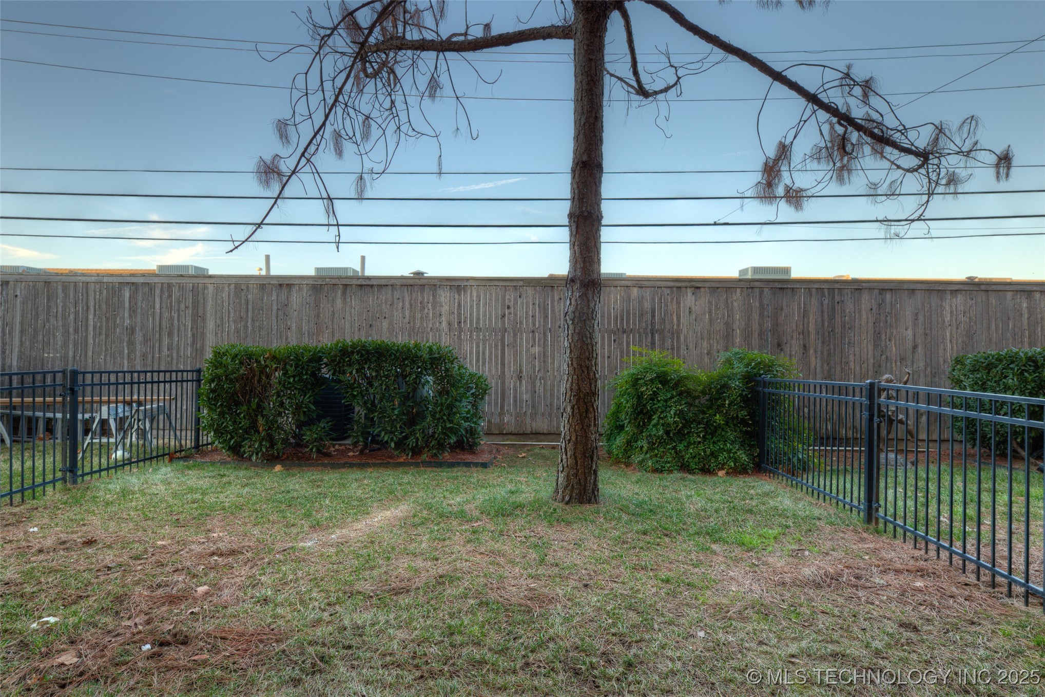 1333 E 41st Place Property Photo 27