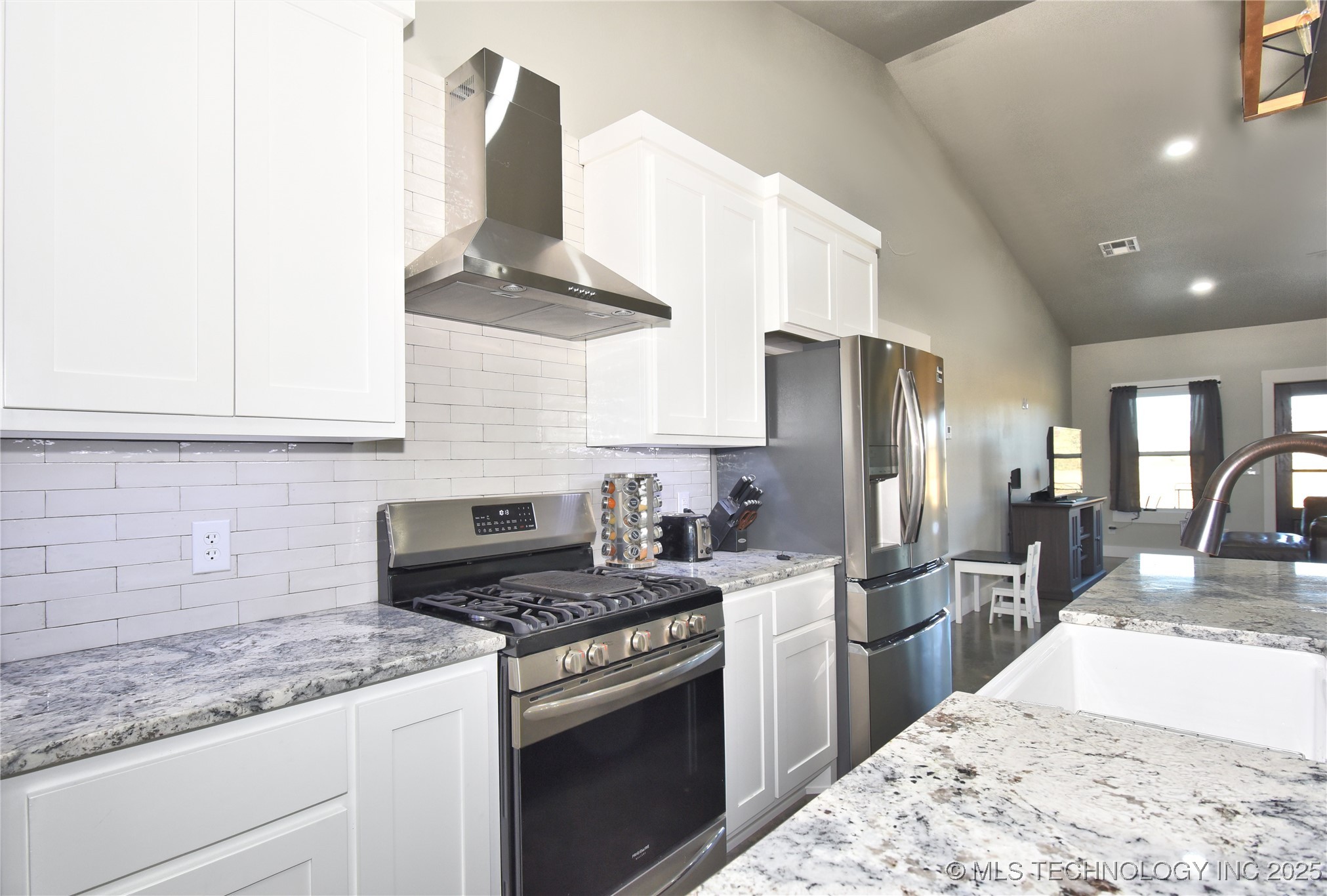 1515 E Benge Road Property Photo 9