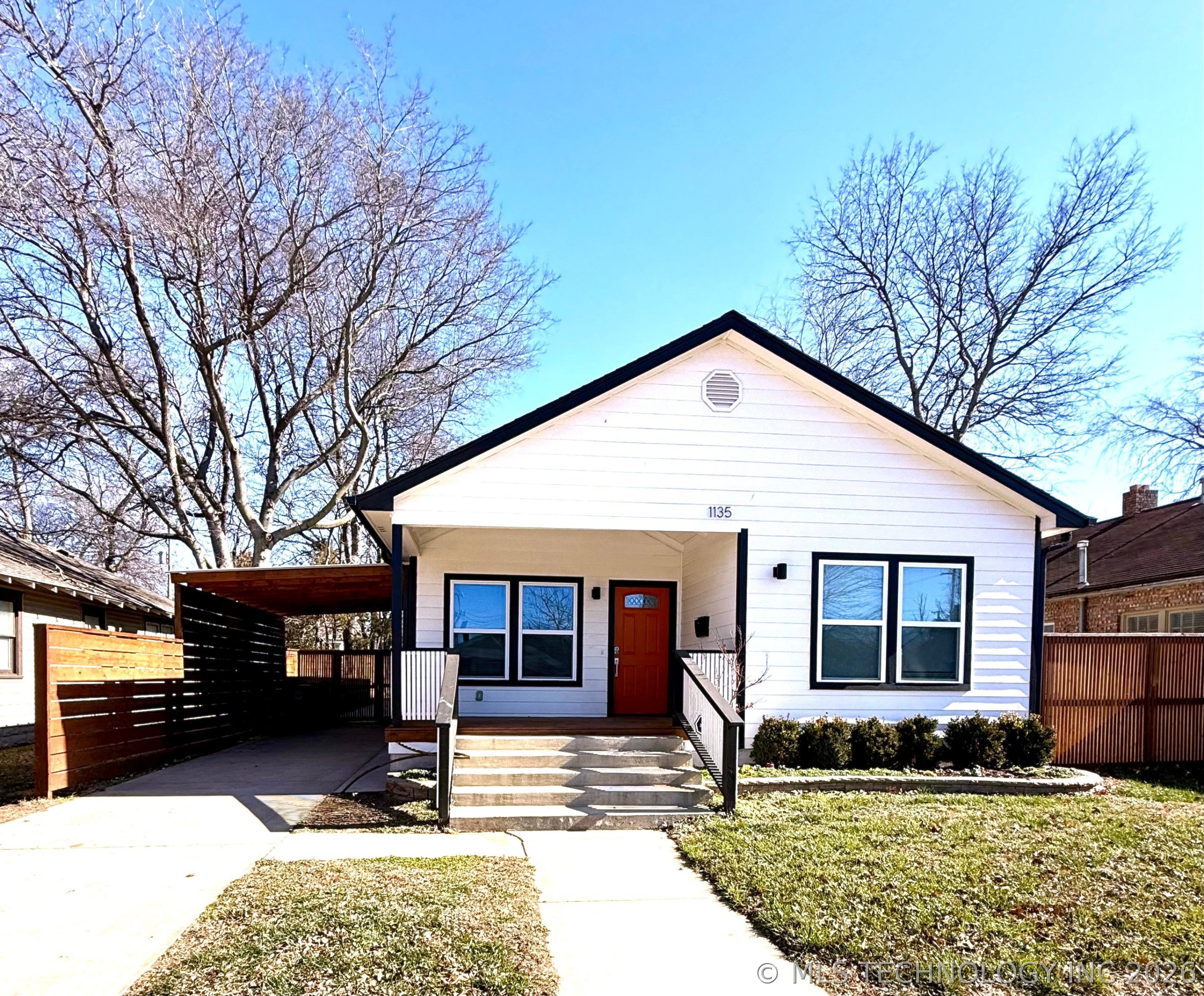 1135 S Lewis Place Property Photo 1