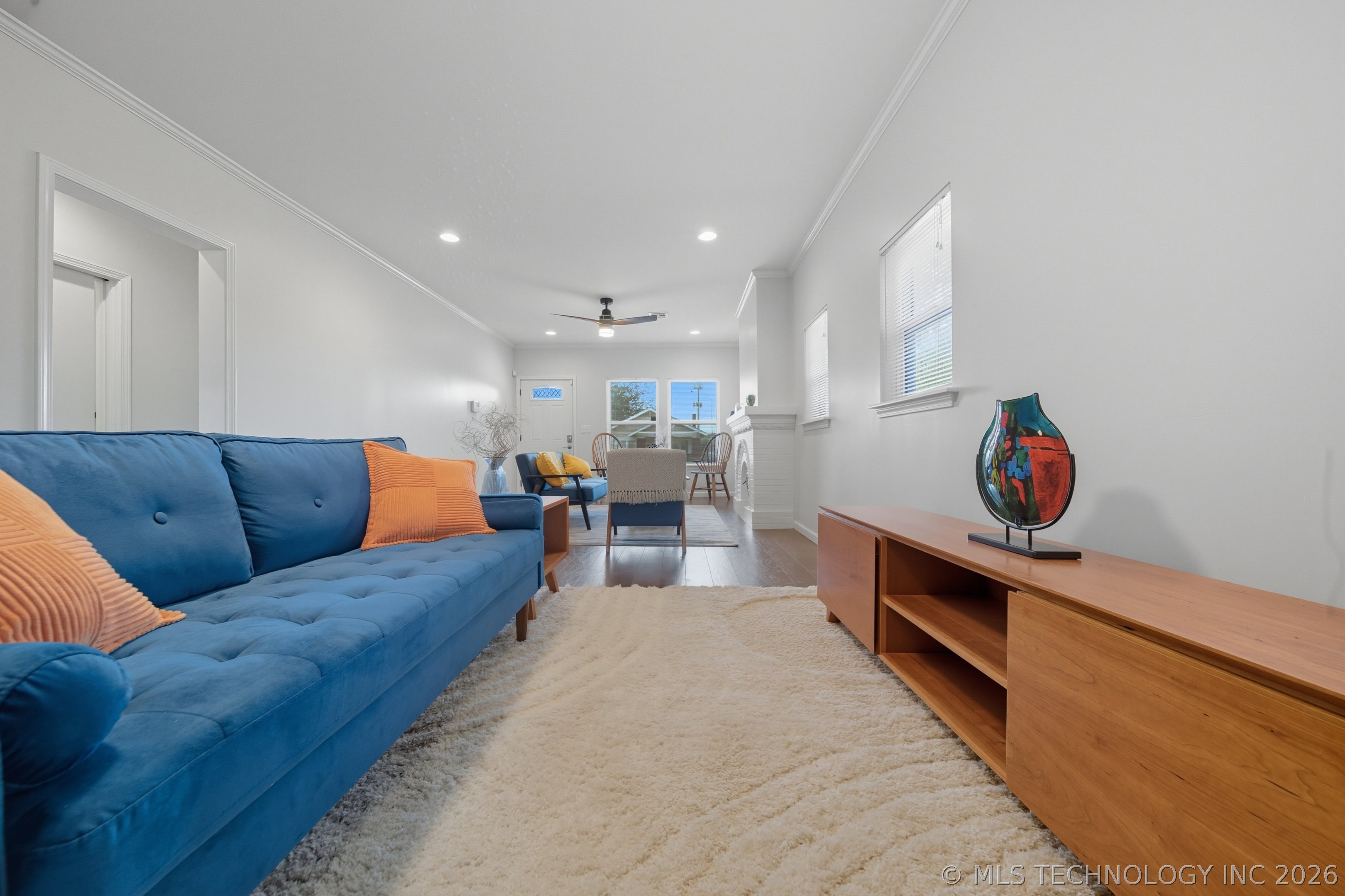 1135 S Lewis Place Property Photo 8