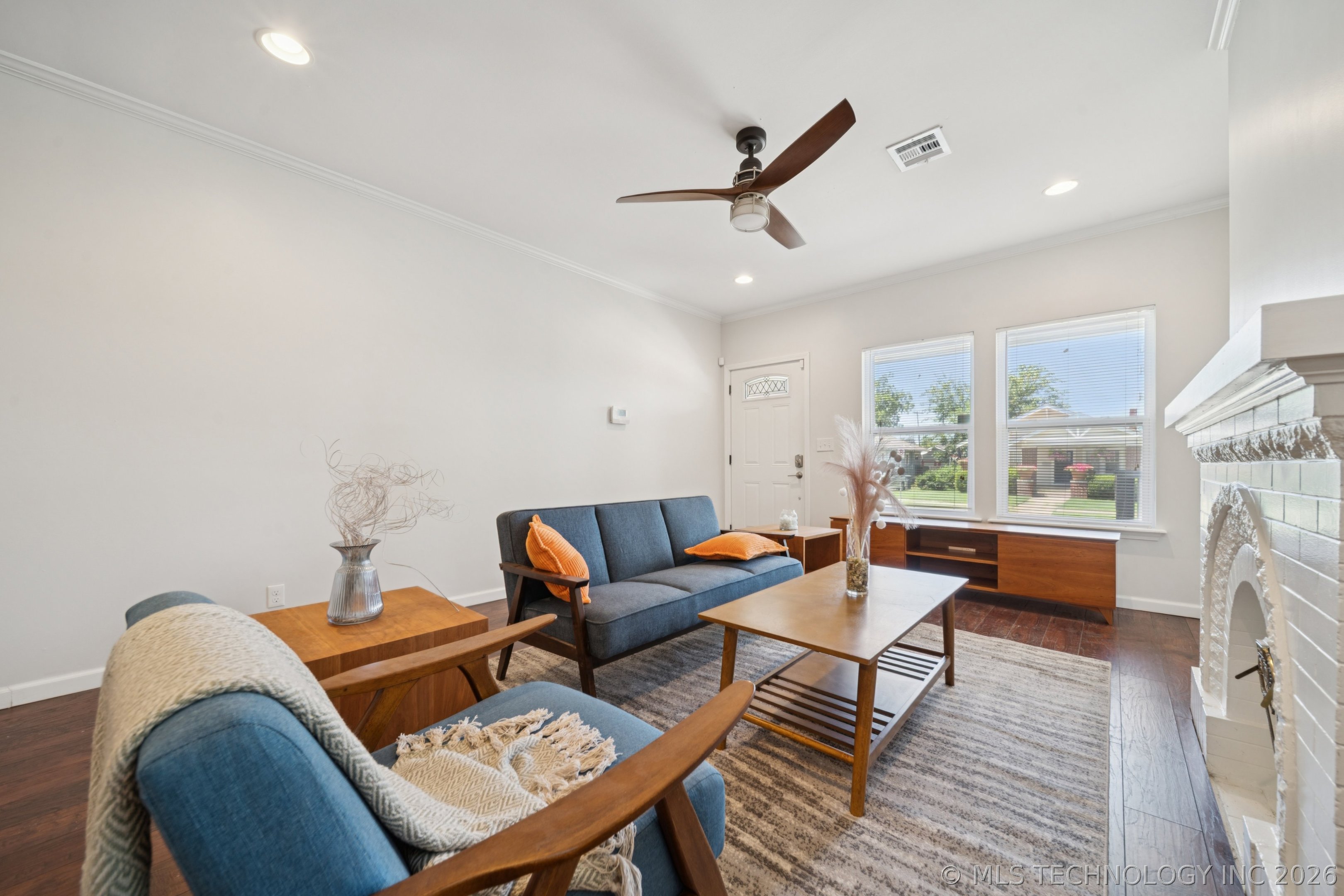 1135 S Lewis Place Property Photo 9