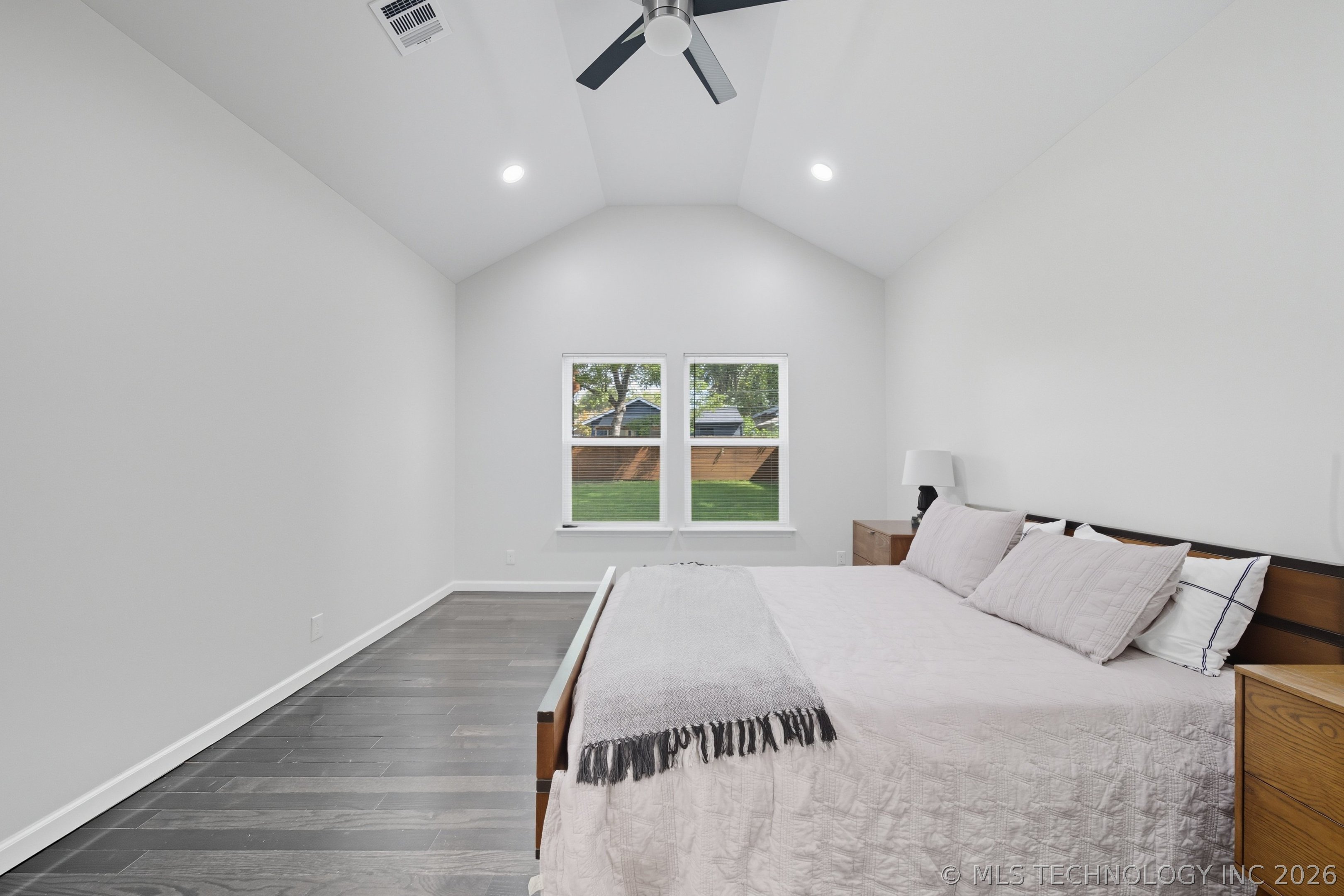 1135 S Lewis Place Property Photo 16