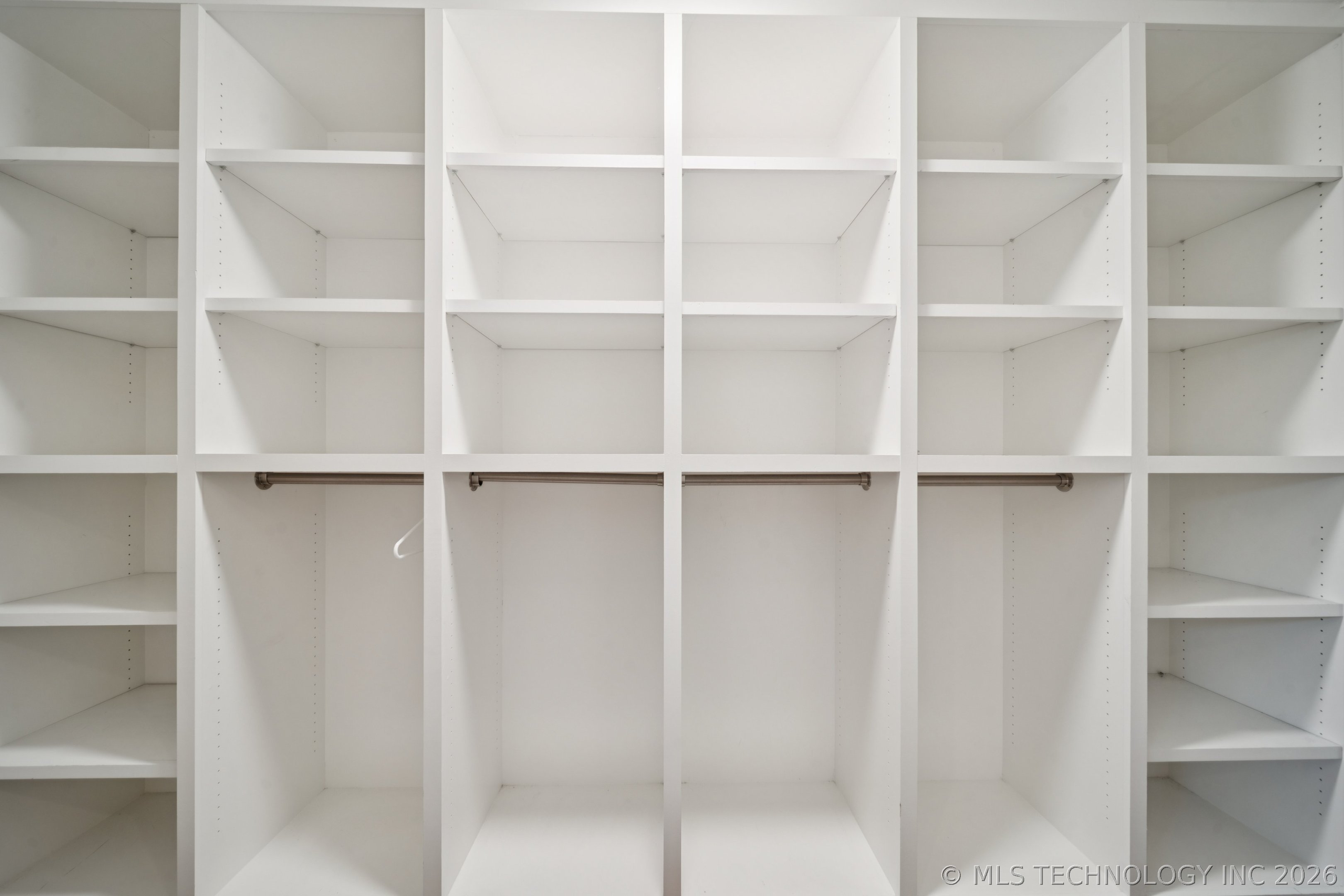 1135 S Lewis Place Property Photo 21