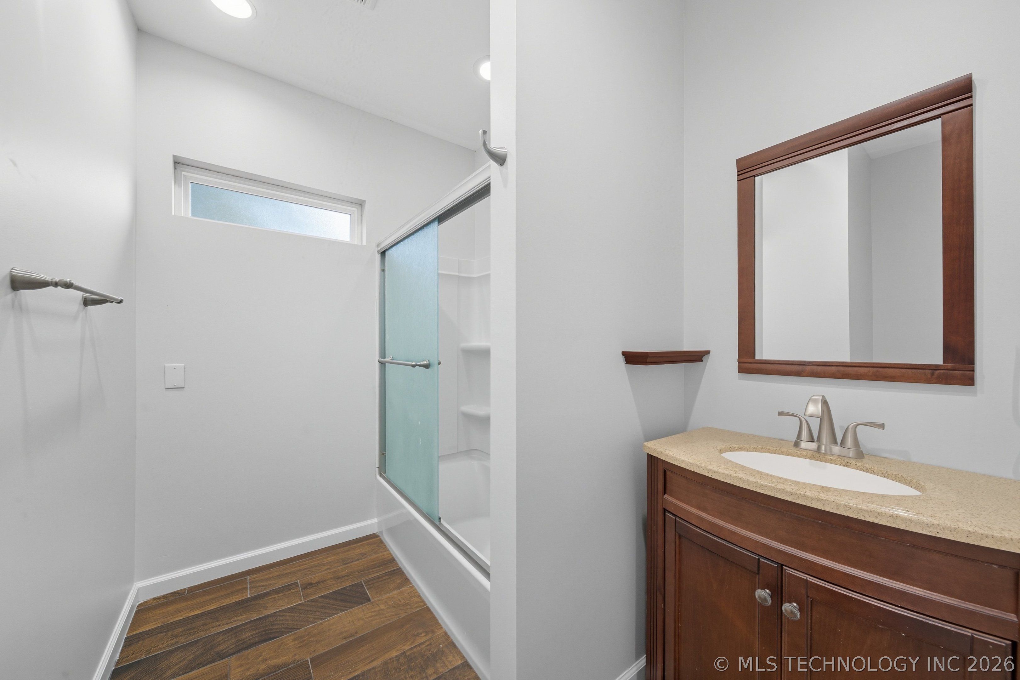 1135 S Lewis Place Property Photo 24