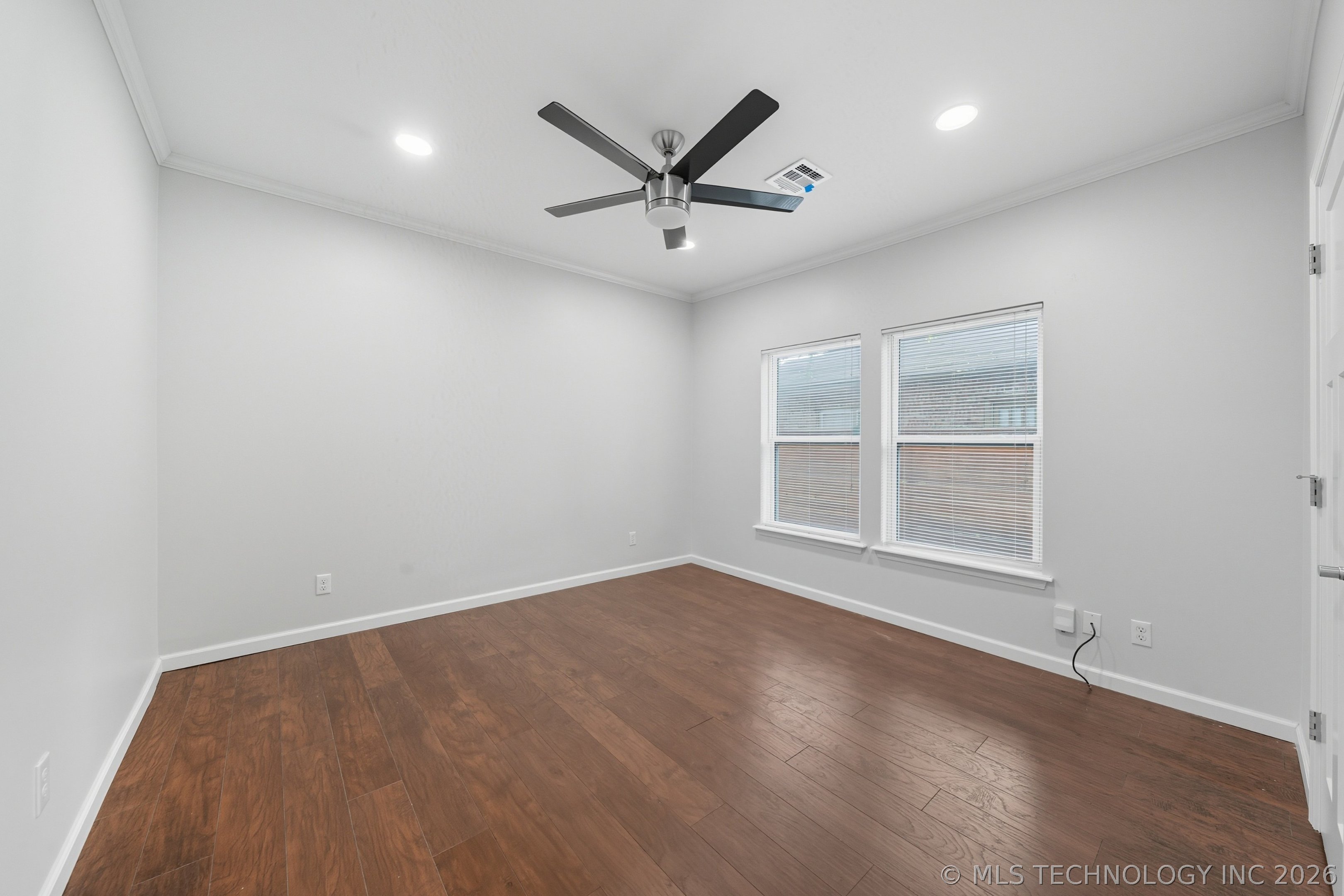 1135 S Lewis Place Property Photo 25