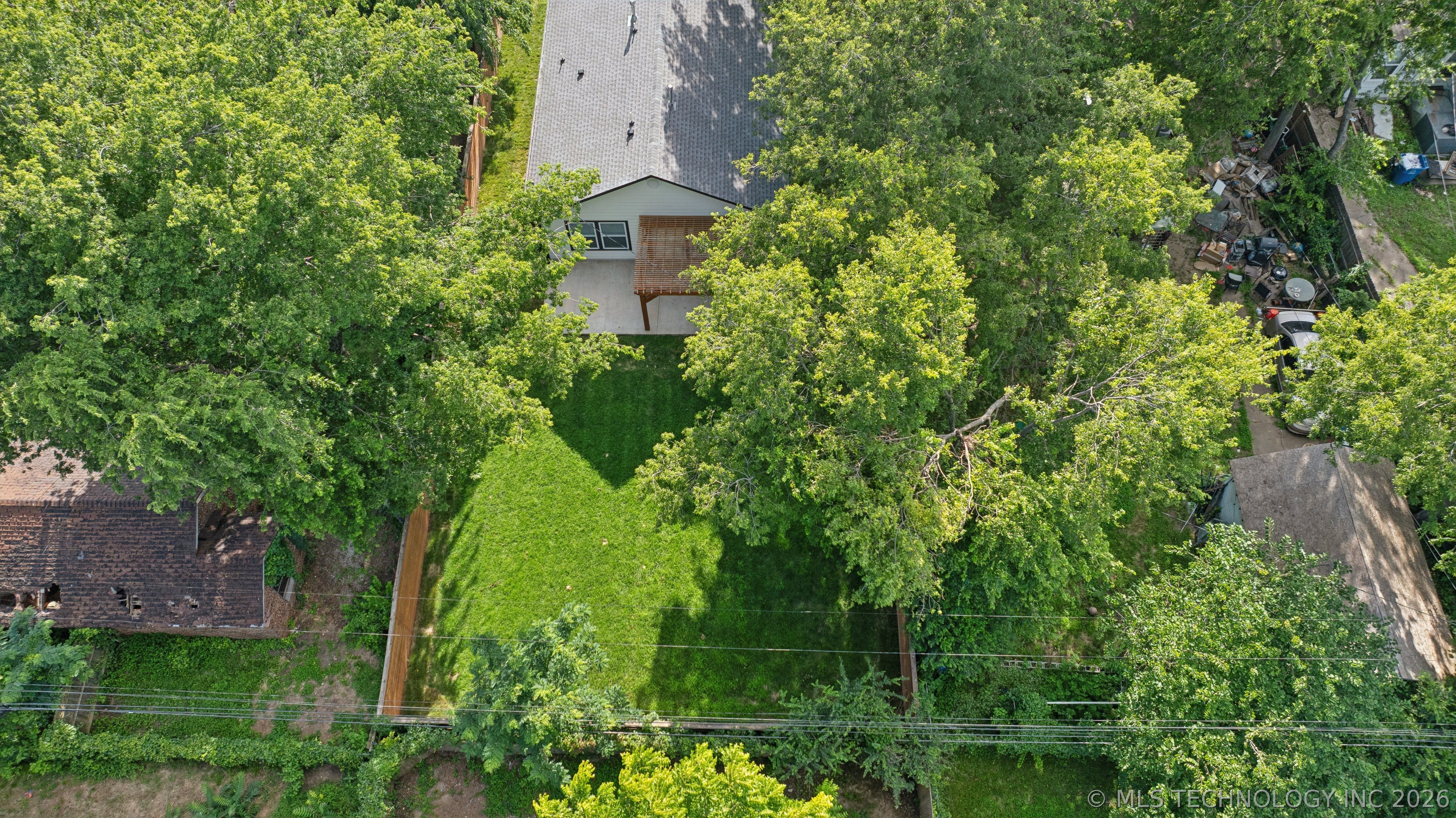 1135 S Lewis Place Property Photo 39