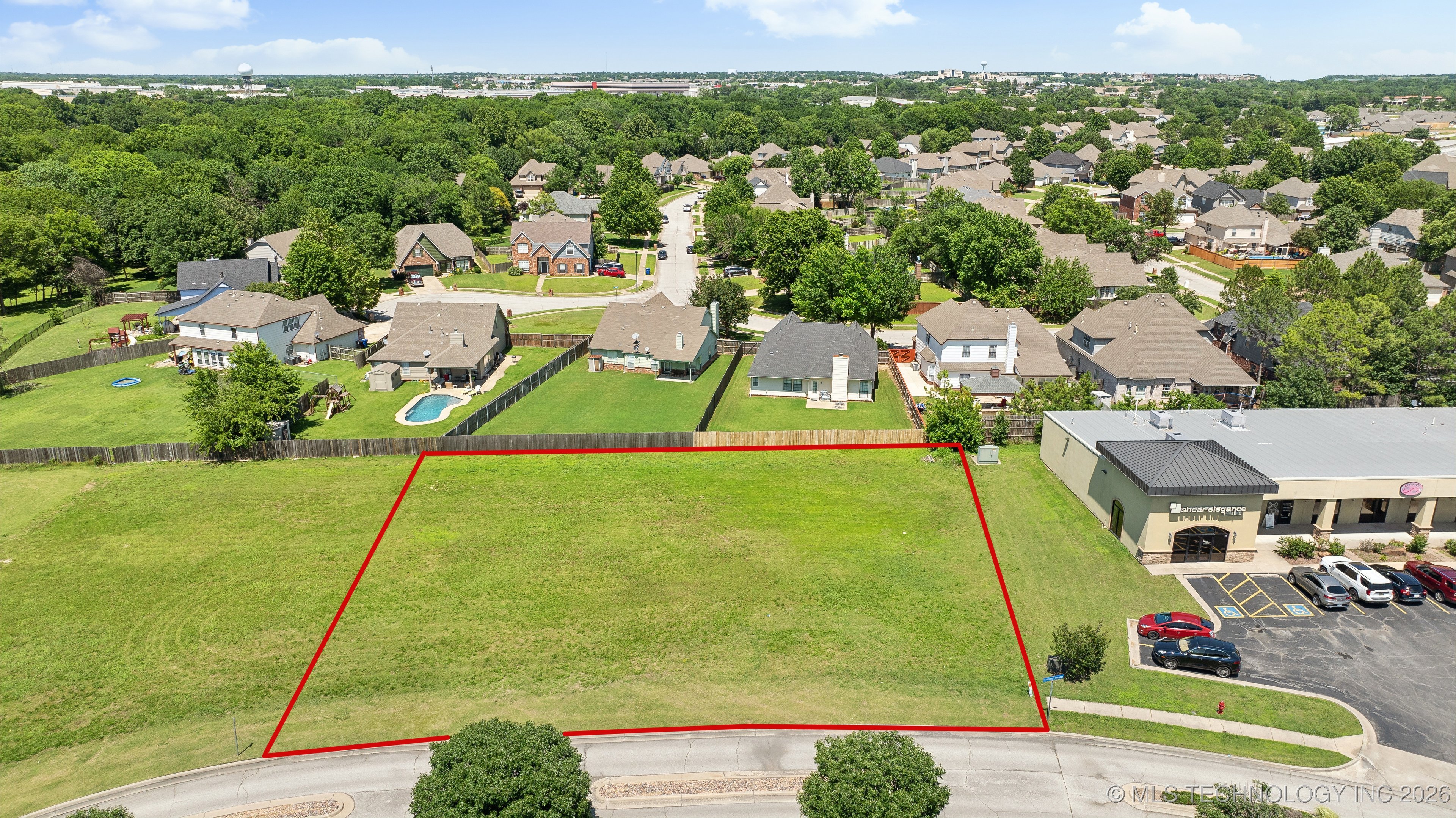 3200 W Lansing Street Property Photo 1