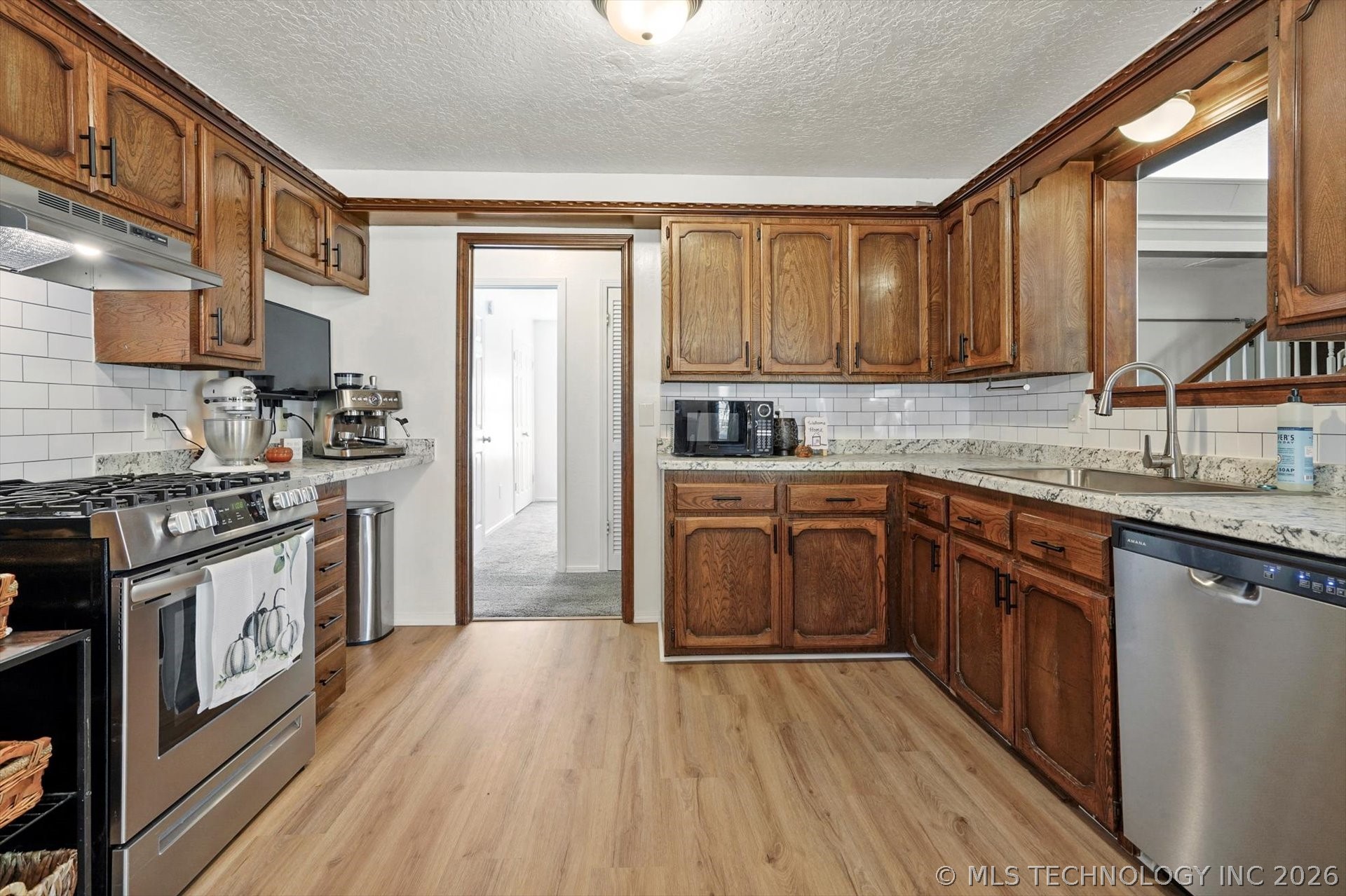 19929 E 43rd Street S Property Photo 11