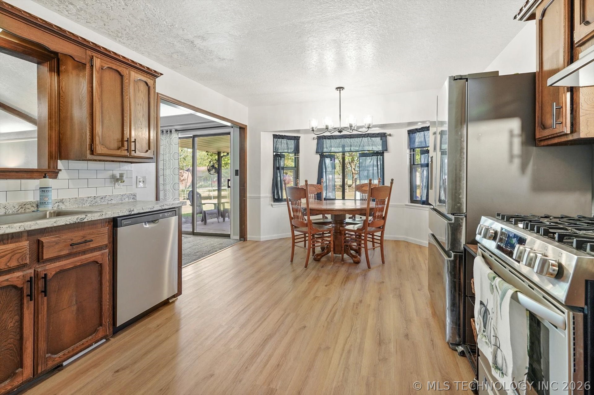 19929 E 43rd Street S Property Photo 12