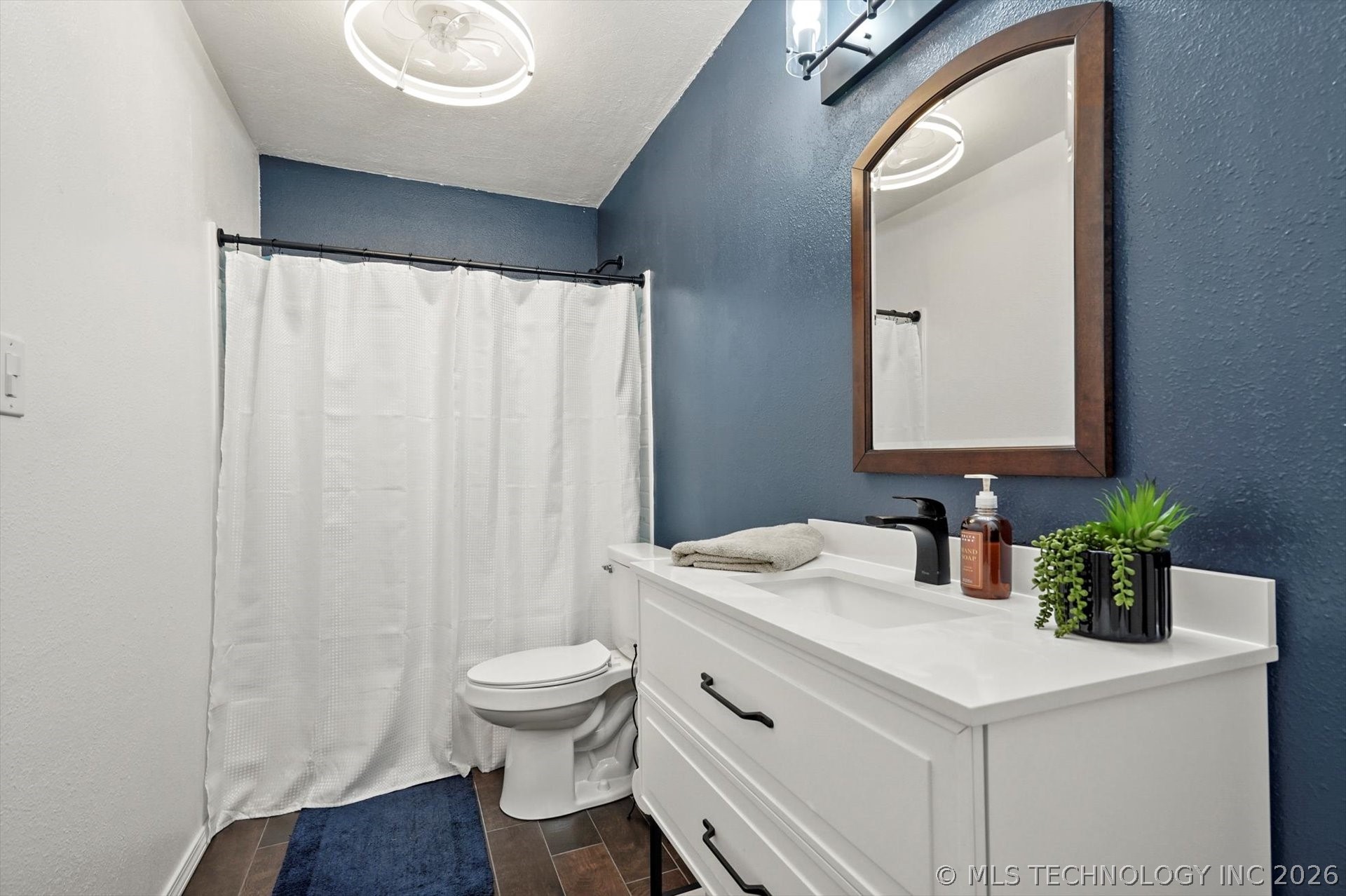 19929 E 43rd Street S Property Photo 17