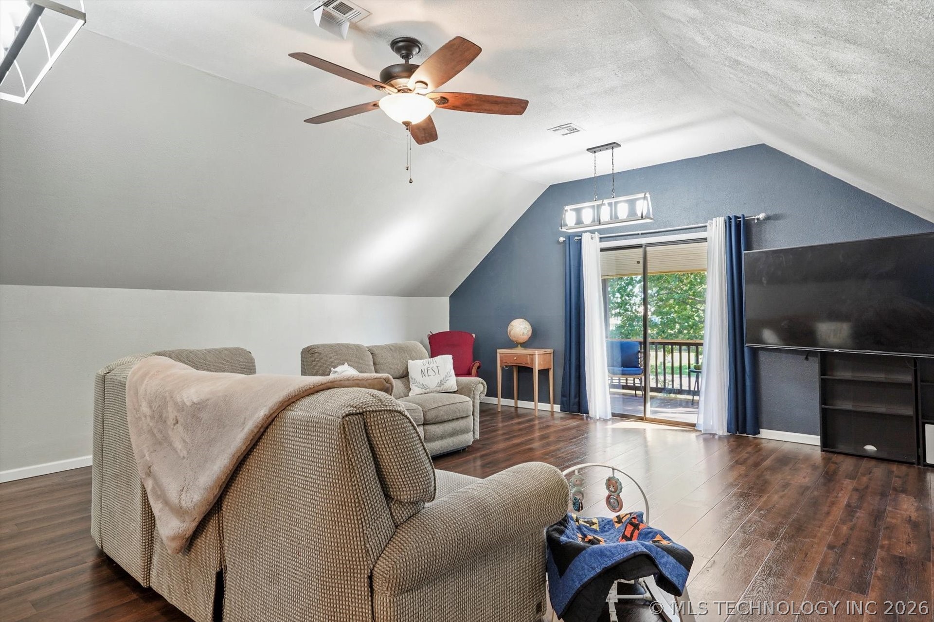 19929 E 43rd Street S Property Photo 21