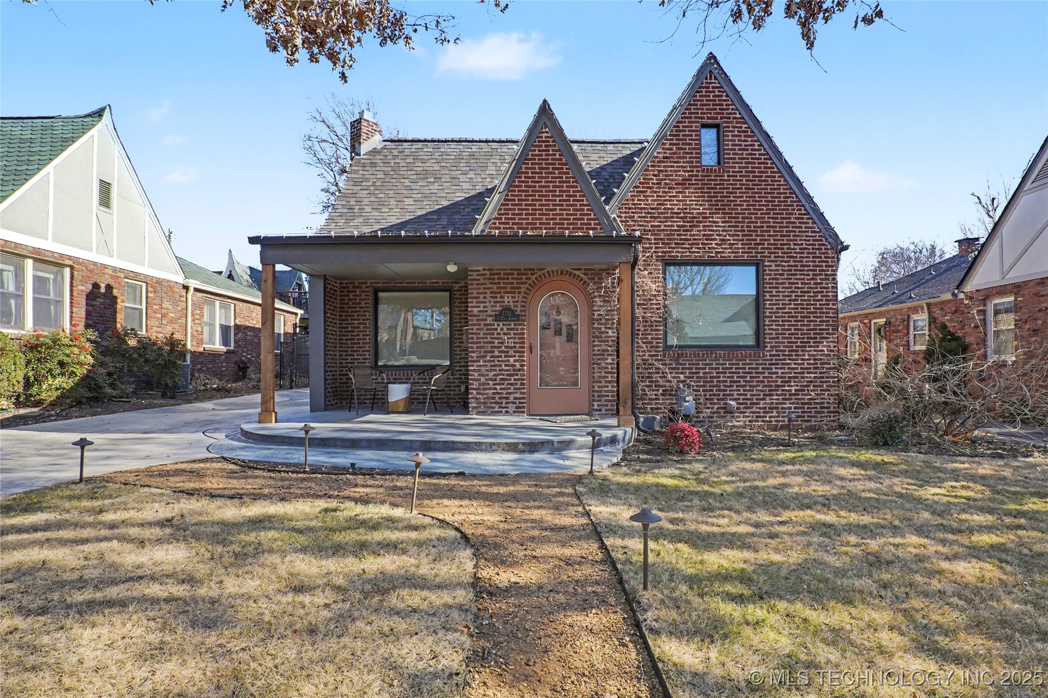 1731 S Gary Avenue Property Photo 2