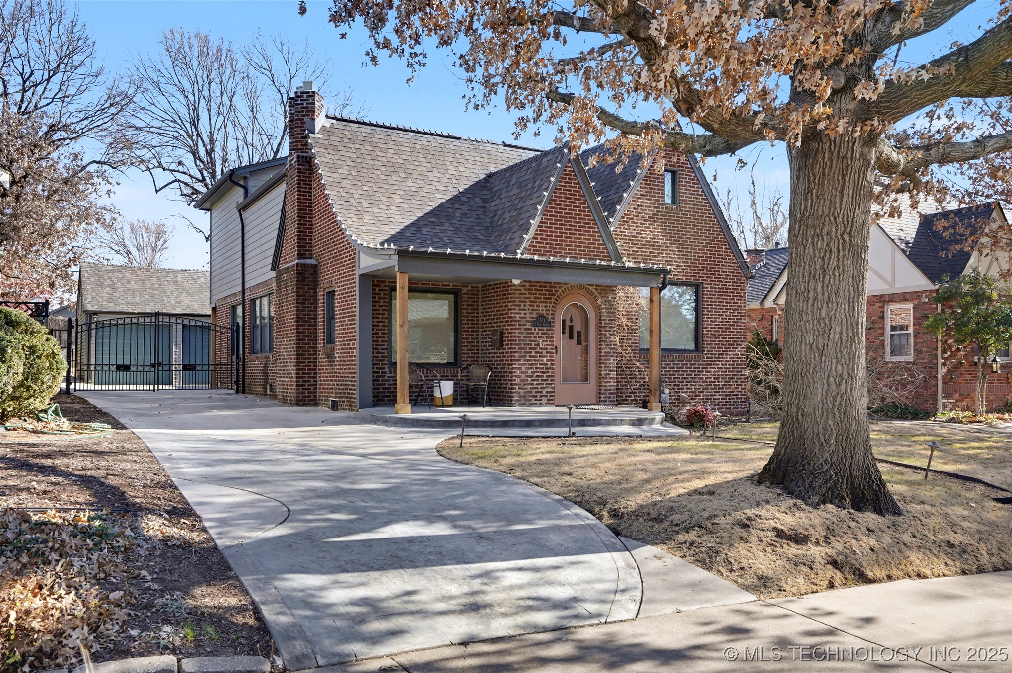 1731 S Gary Avenue Property Photo 3