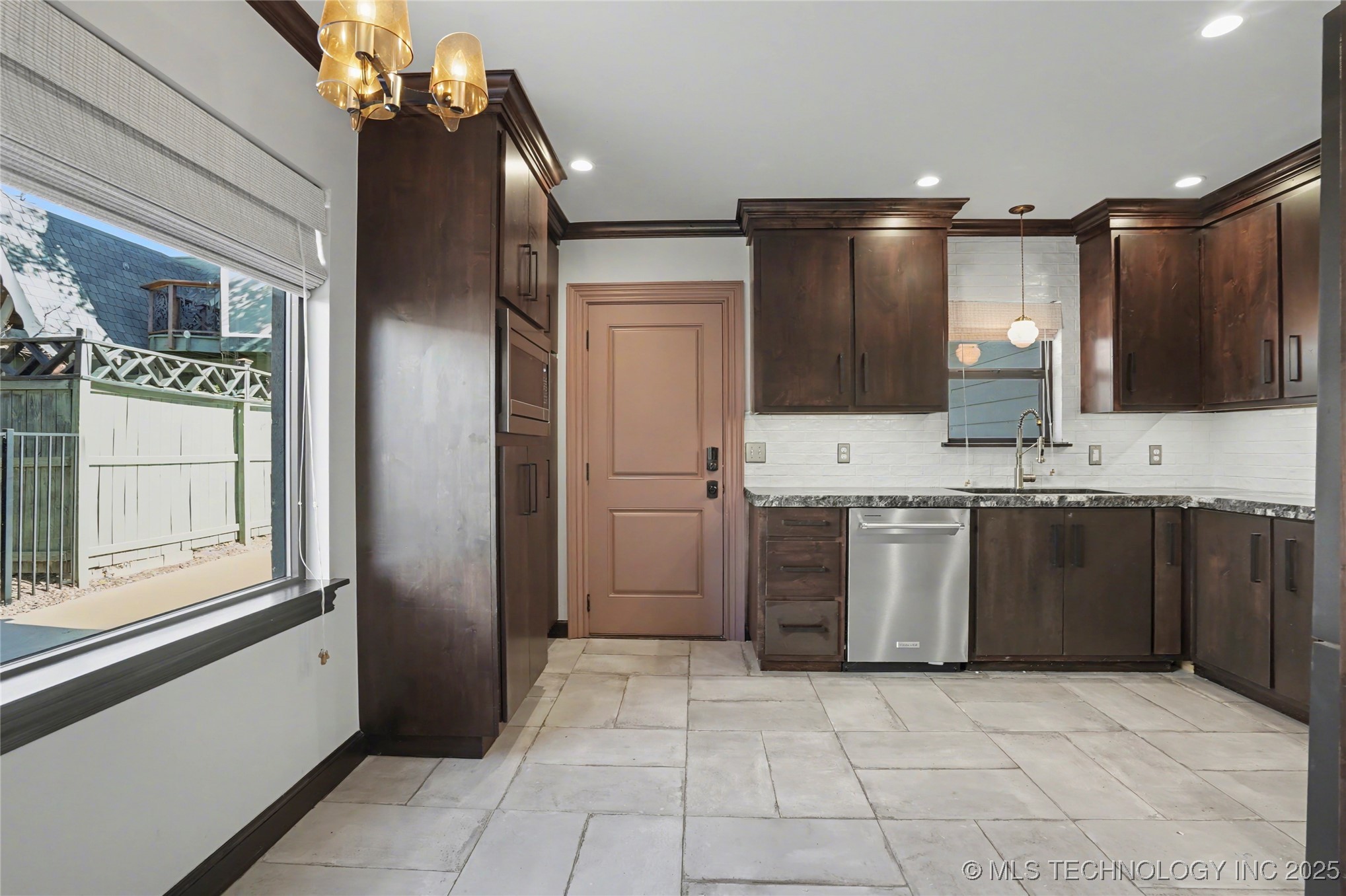 1731 S Gary Avenue Property Photo 12