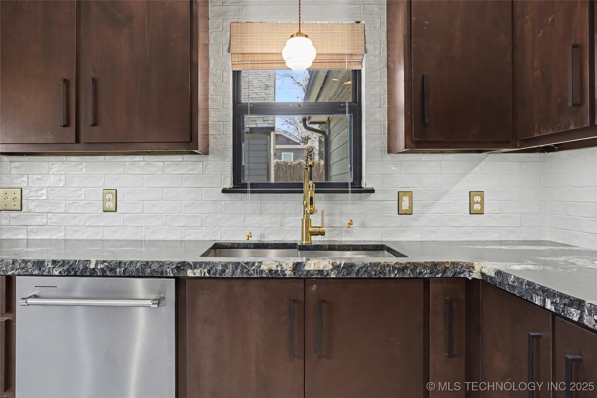 1731 S Gary Avenue Property Photo 17