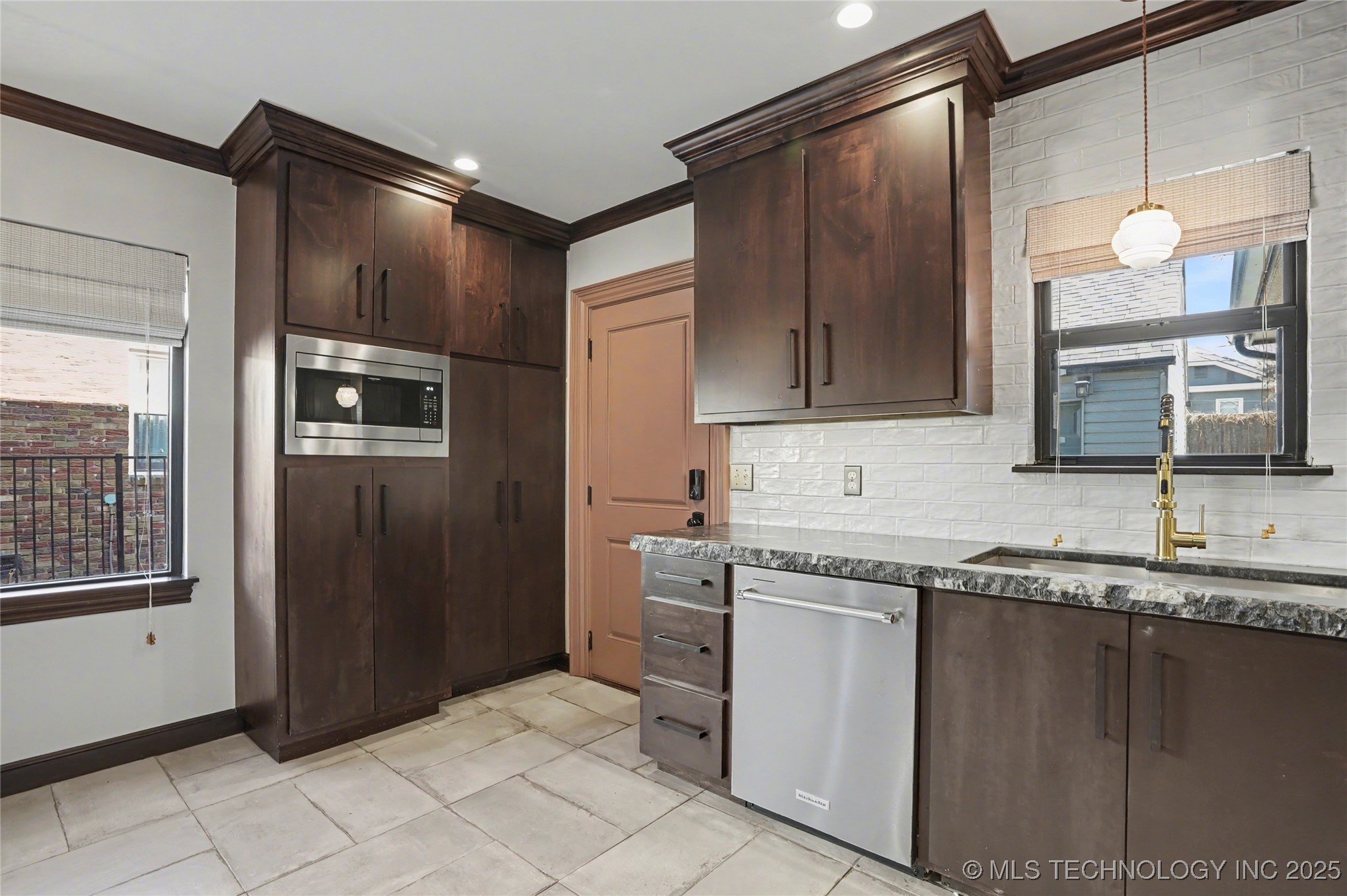 1731 S Gary Avenue Property Photo 18