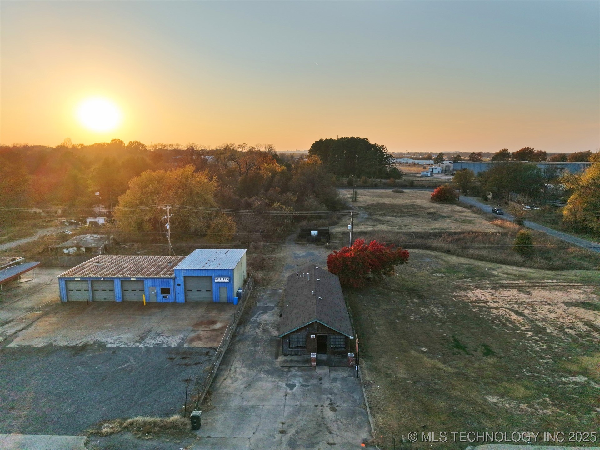 1917 N York Property Photo 2